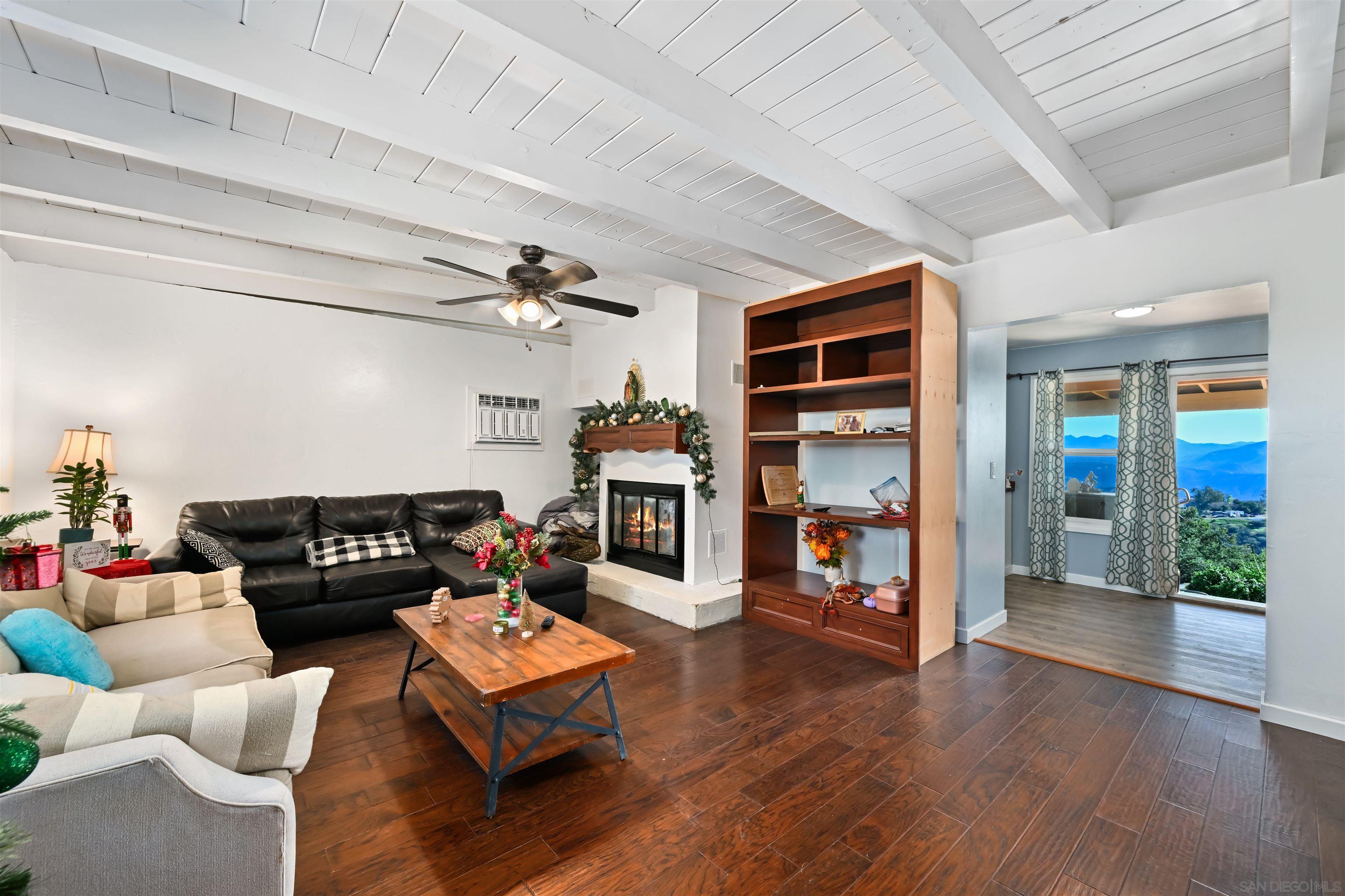 Detail Gallery Image 3 of 42 For 497  Mountain View Rd, El Cajon,  CA 92021 - 5 Beds | 1/1 Baths