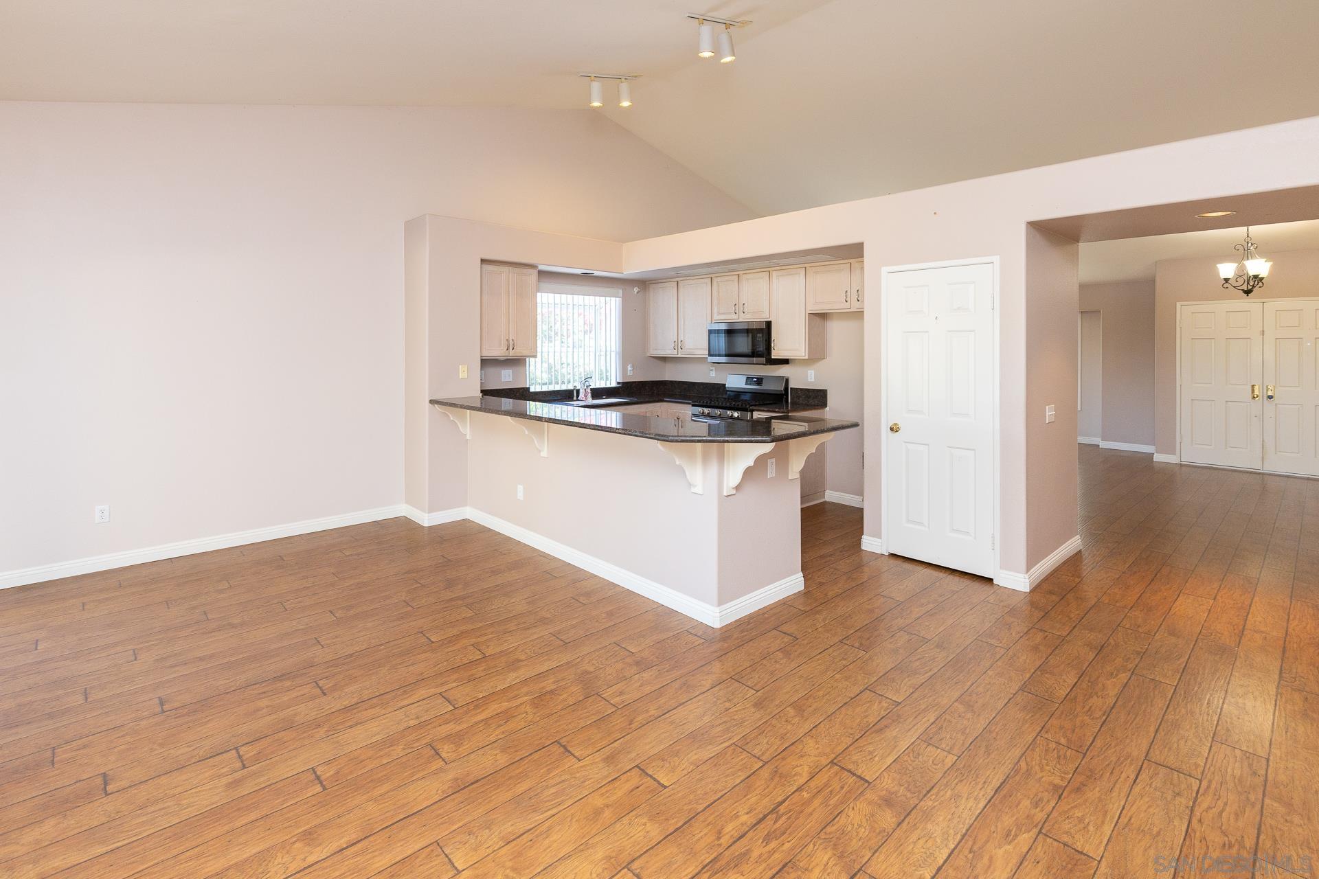 Detail Gallery Image 21 of 47 For 622  Creekside Ave, Oceanside,  CA 92057 - 3 Beds | 2 Baths