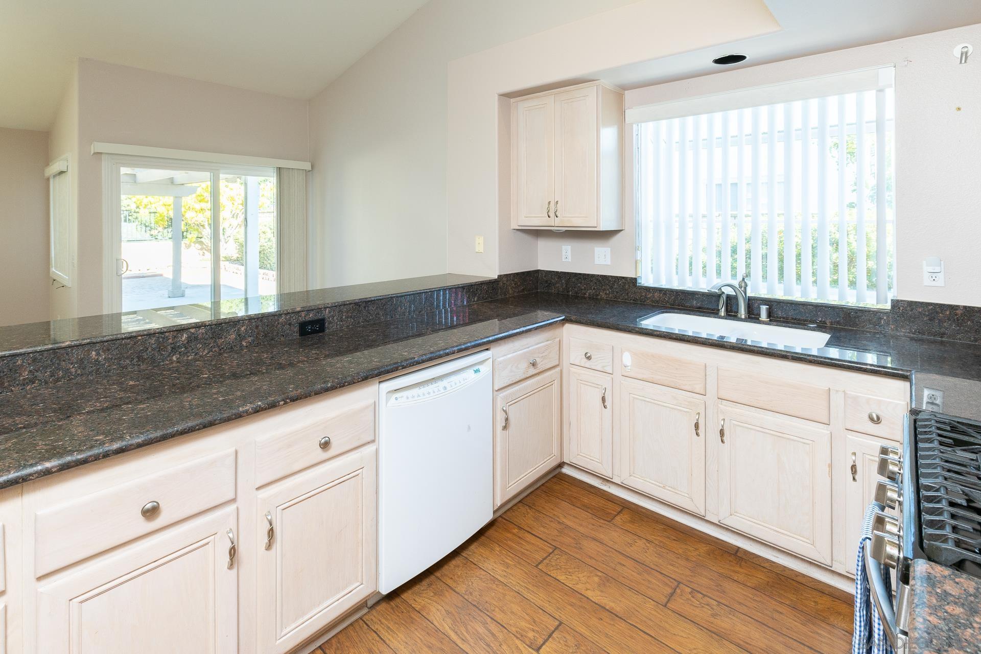 Detail Gallery Image 22 of 47 For 622  Creekside Ave, Oceanside,  CA 92057 - 3 Beds | 2 Baths