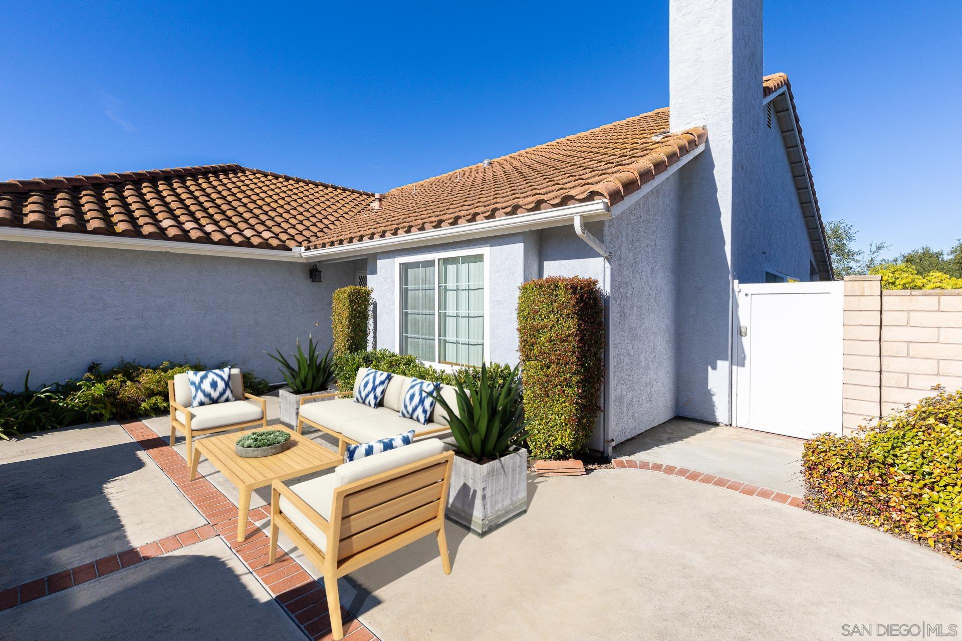 Detail Gallery Image 6 of 47 For 622  Creekside Ave, Oceanside,  CA 92057 - 3 Beds | 2 Baths