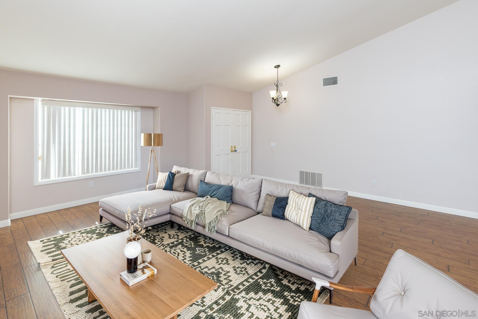 Detail Gallery Image 8 of 47 For 622  Creekside Ave, Oceanside,  CA 92057 - 3 Beds | 2 Baths