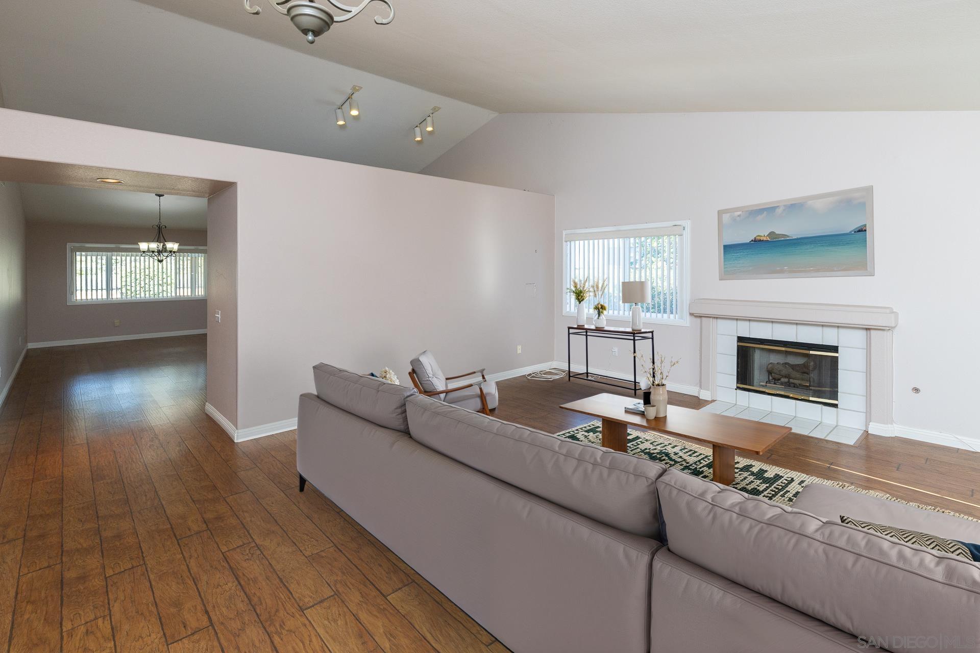 Detail Gallery Image 10 of 47 For 622  Creekside Ave, Oceanside,  CA 92057 - 3 Beds | 2 Baths