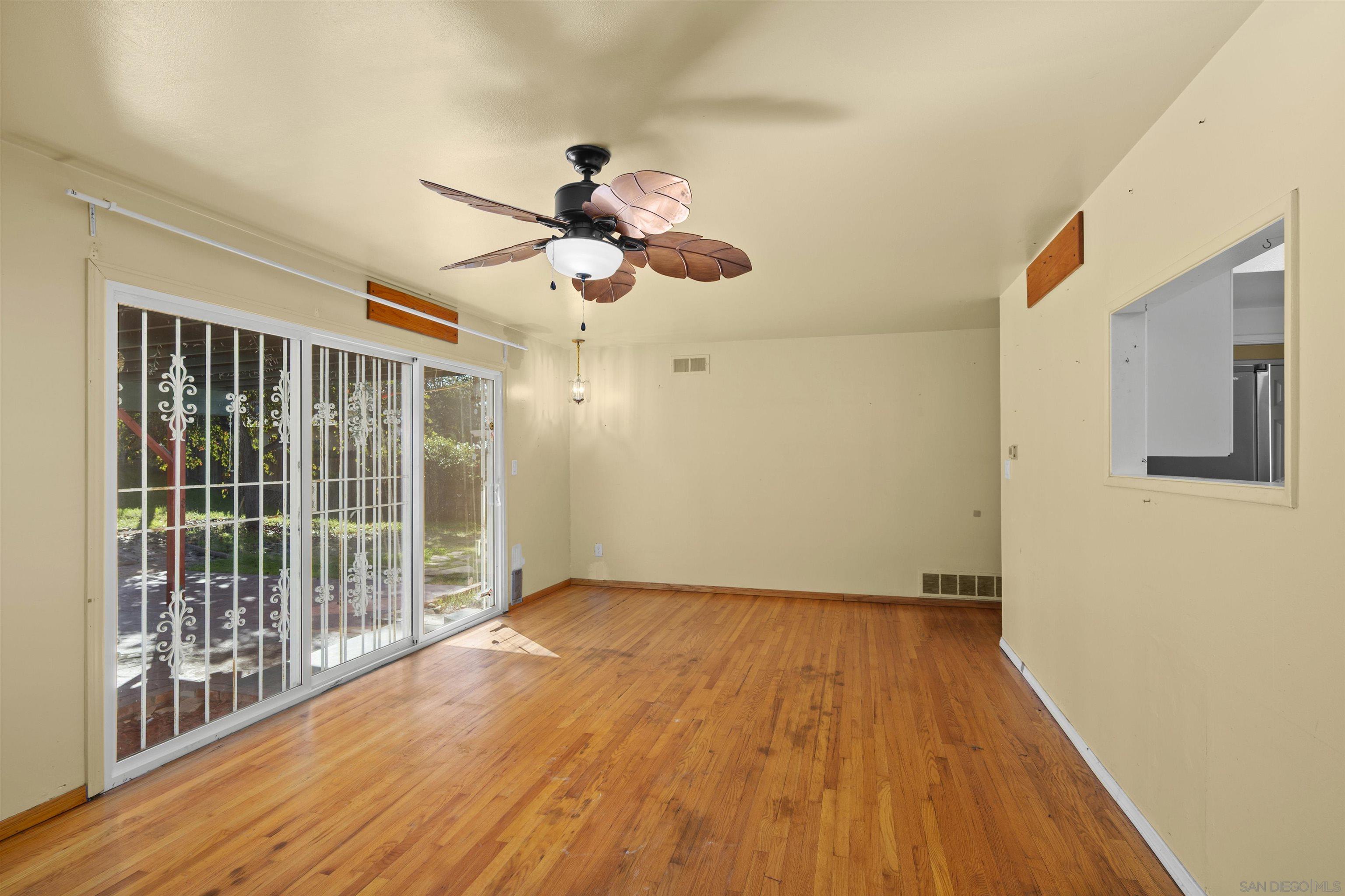 Detail Gallery Image 8 of 36 For 62 E Palomar Dr., Chula Vista,  CA 91911 - 3 Beds | 2 Baths