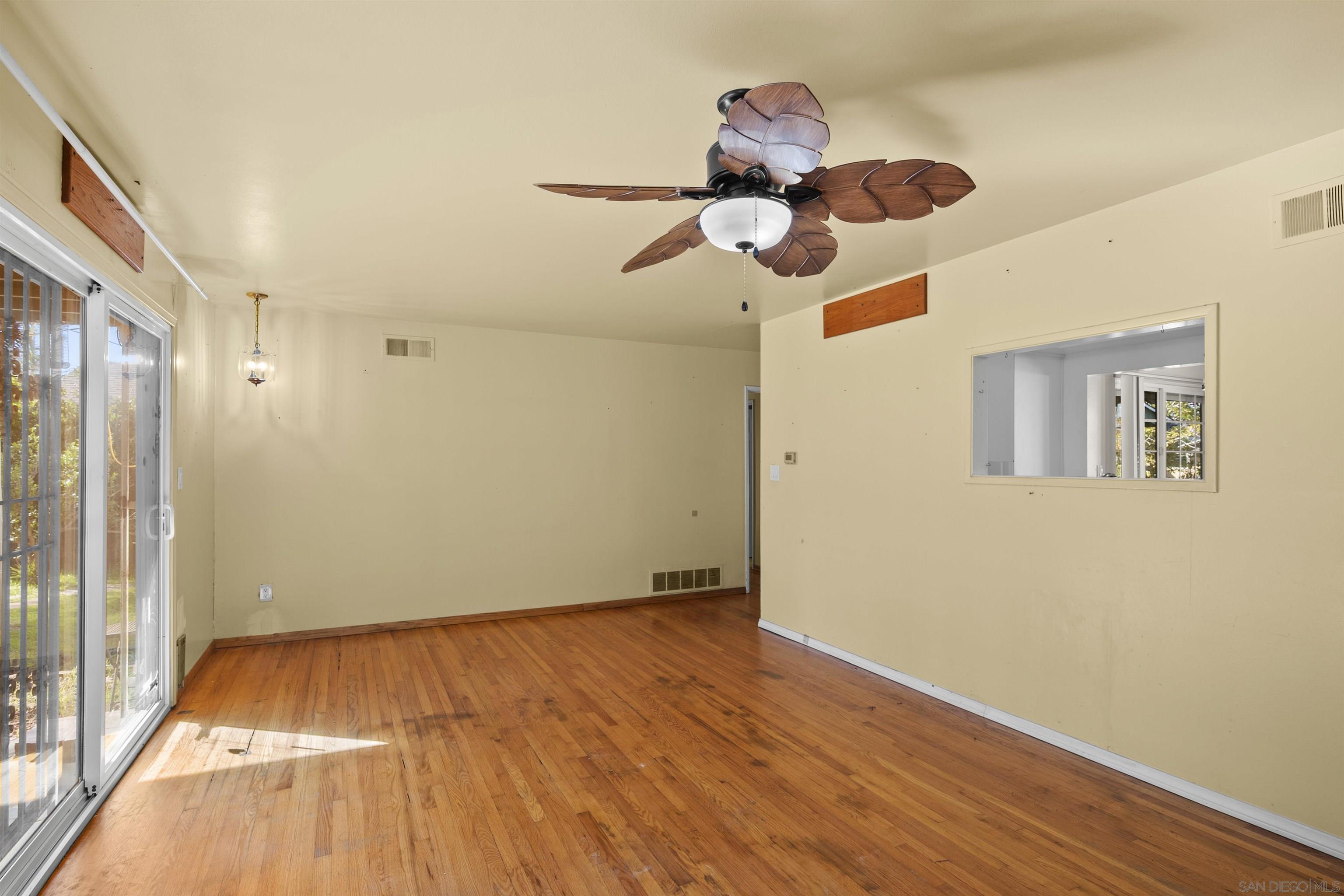 Detail Gallery Image 9 of 36 For 62 E Palomar Dr., Chula Vista,  CA 91911 - 3 Beds | 2 Baths