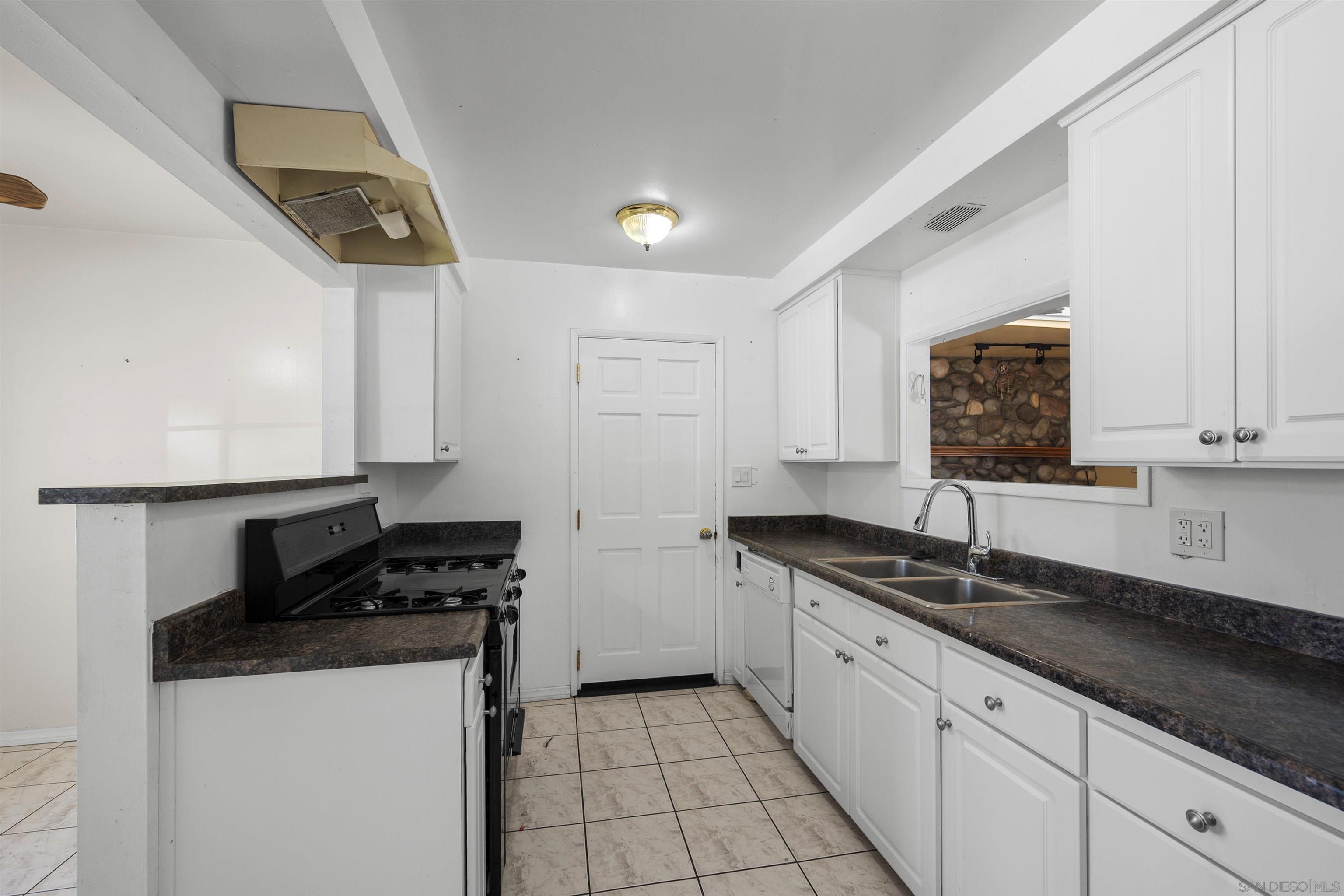 Detail Gallery Image 10 of 36 For 62 E Palomar Dr., Chula Vista,  CA 91911 - 3 Beds | 2 Baths