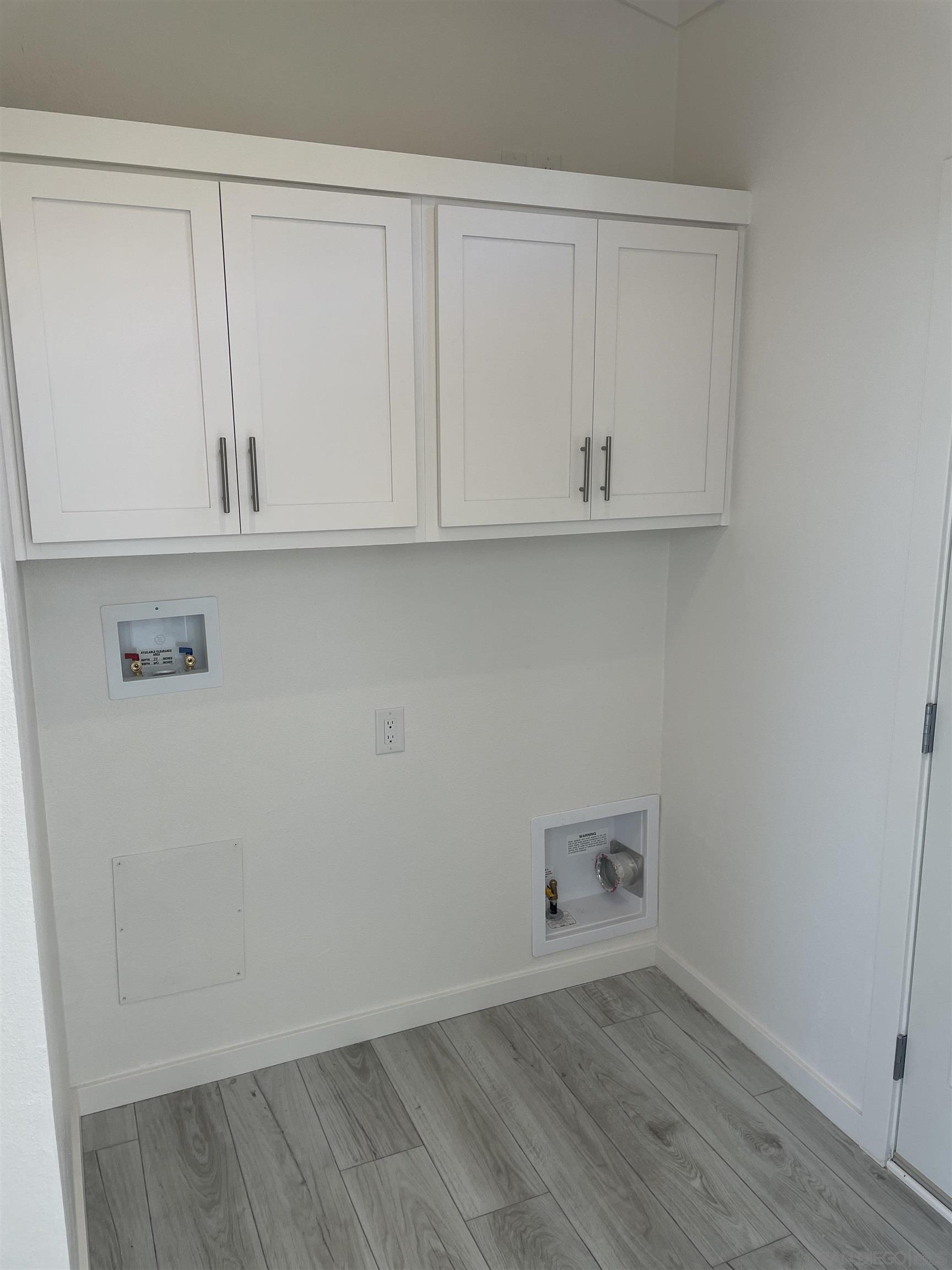 Detail Gallery Image 6 of 13 For 1255  Rhea Place  B, Vista,  CA 92084 - 3 Beds | 2 Baths