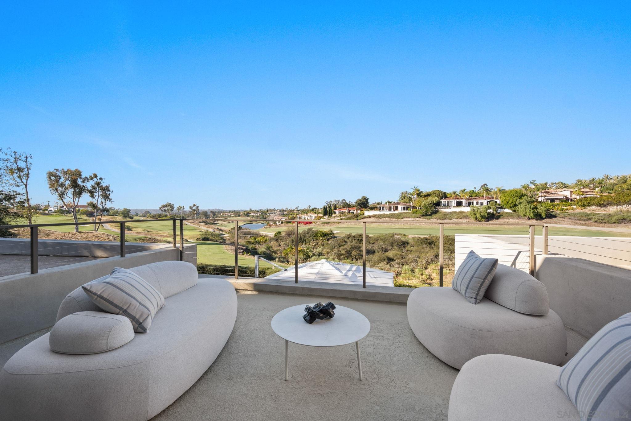 Detail Gallery Image 12 of 23 For 6968  Saint Andrews Rd, Rancho Santa Fe,  CA 92067 - 5 Beds | 4/2 Baths