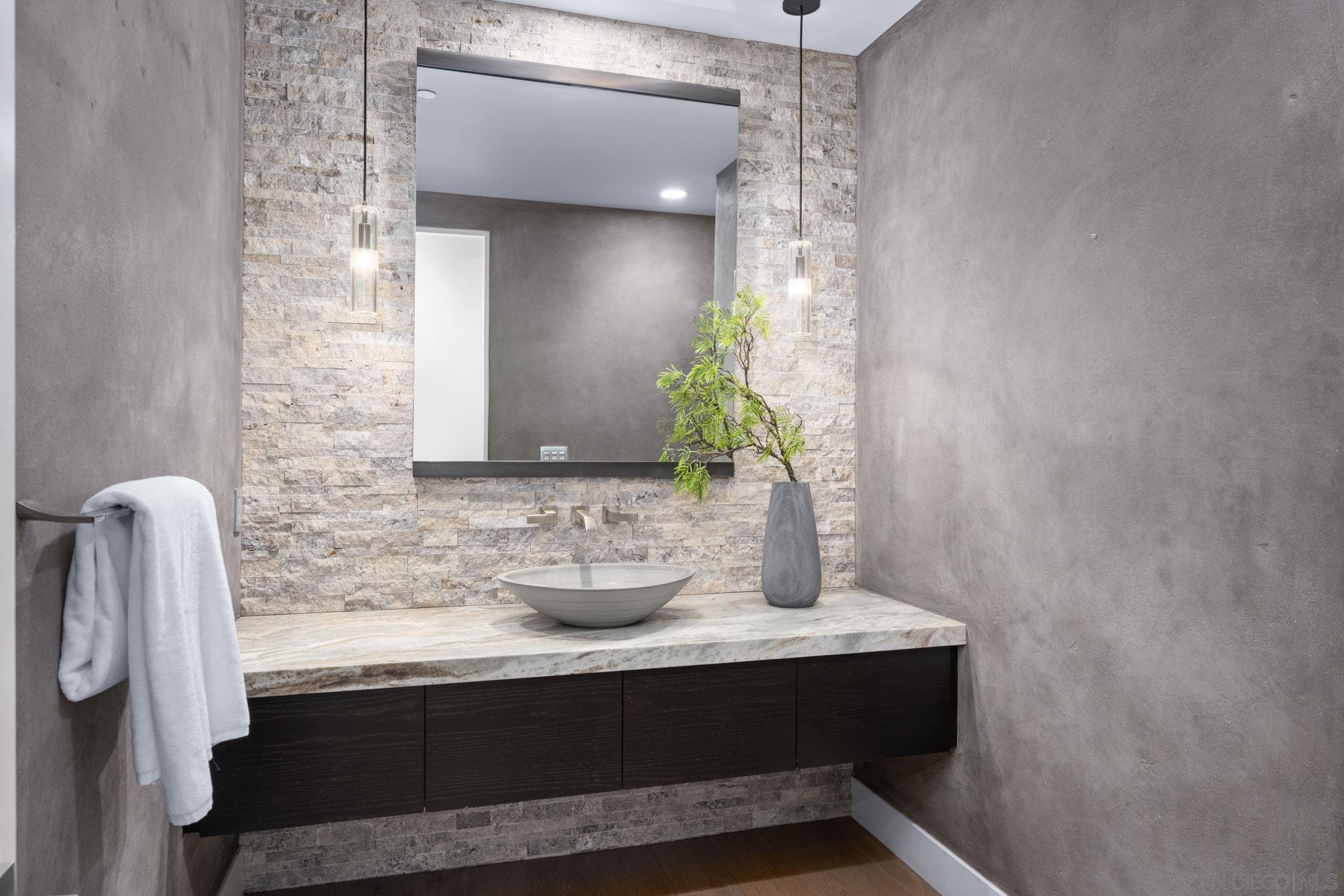 Detail Gallery Image 14 of 23 For 6968  Saint Andrews Rd, Rancho Santa Fe,  CA 92067 - 5 Beds | 4/2 Baths