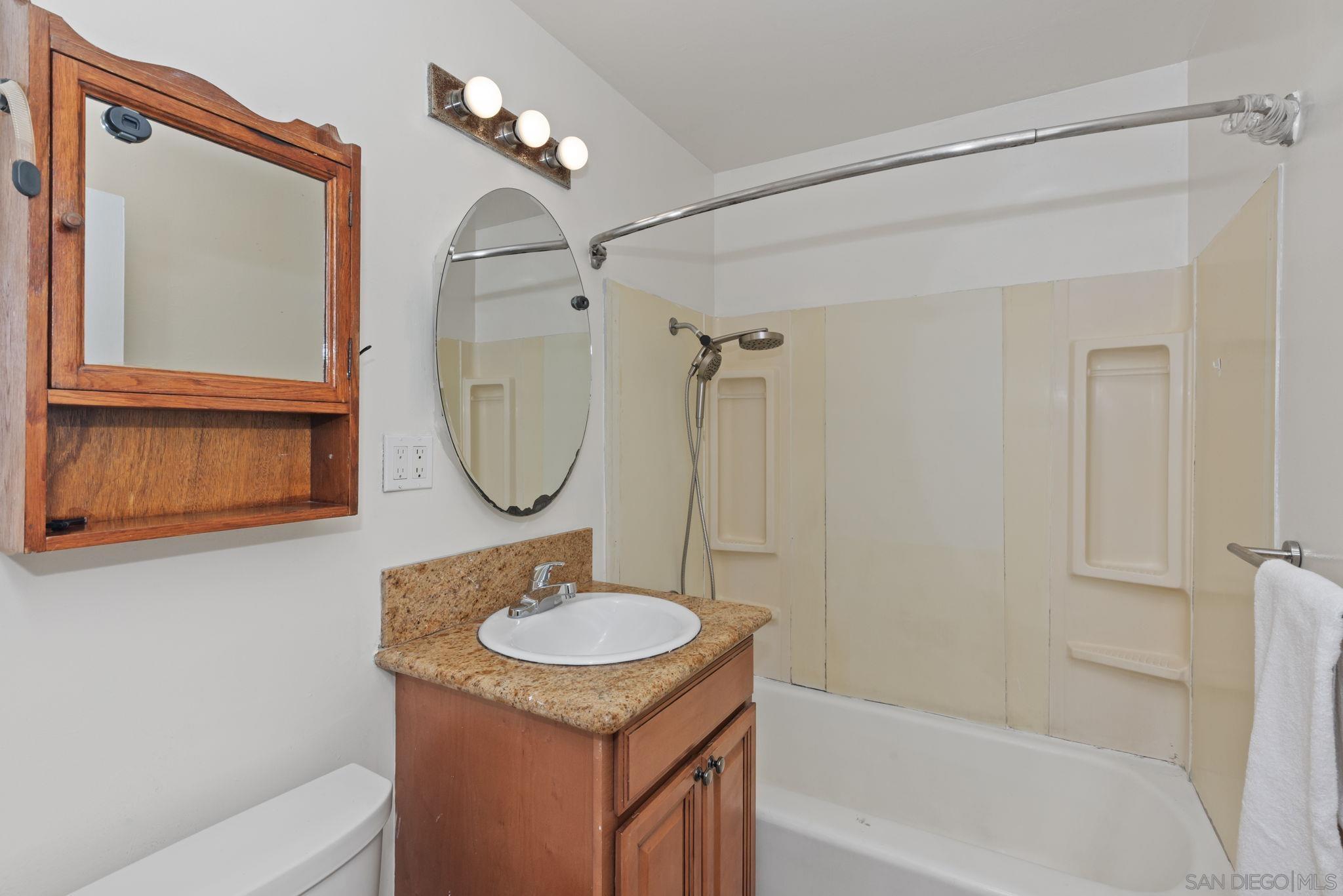 Detail Gallery Image 13 of 30 For 643  Nautilus, La Jolla,  CA 92037 - 2 Beds | 1 Baths