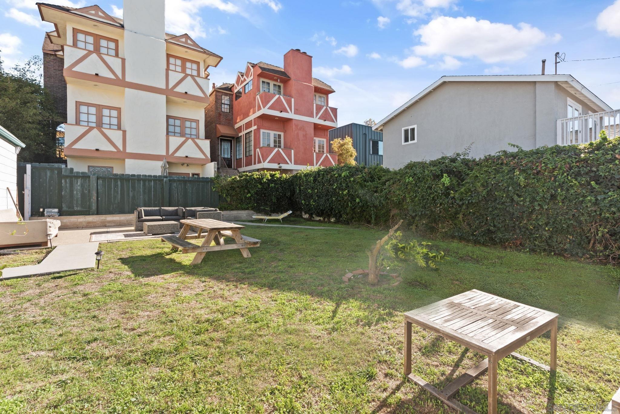 Detail Gallery Image 25 of 30 For 643  Nautilus, La Jolla,  CA 92037 - 2 Beds | 1 Baths