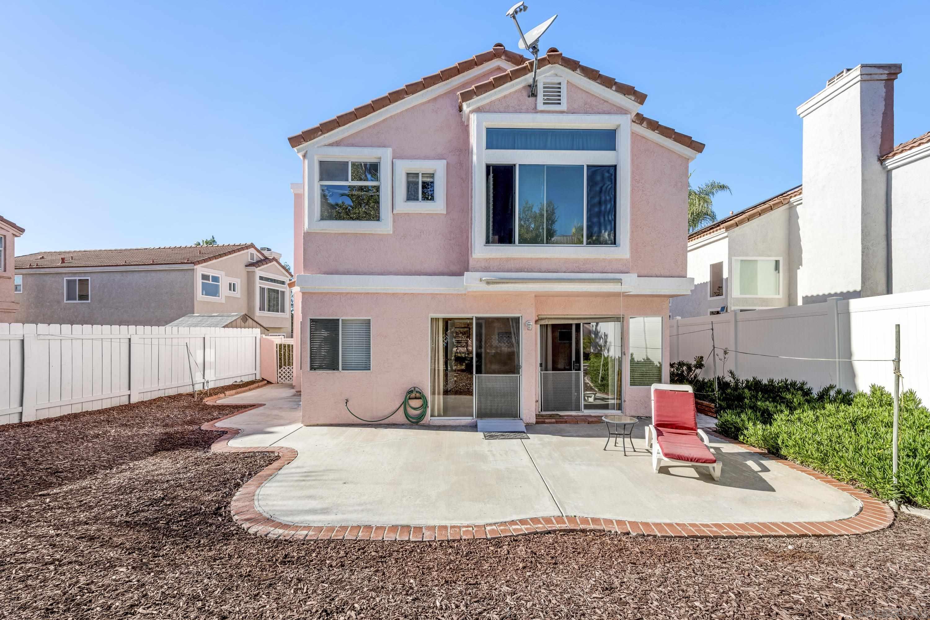 Detail Gallery Image 4 of 27 For 2100  Waterside Dr, Chula Vista,  CA 91913 - 3 Beds | 2/1 Baths