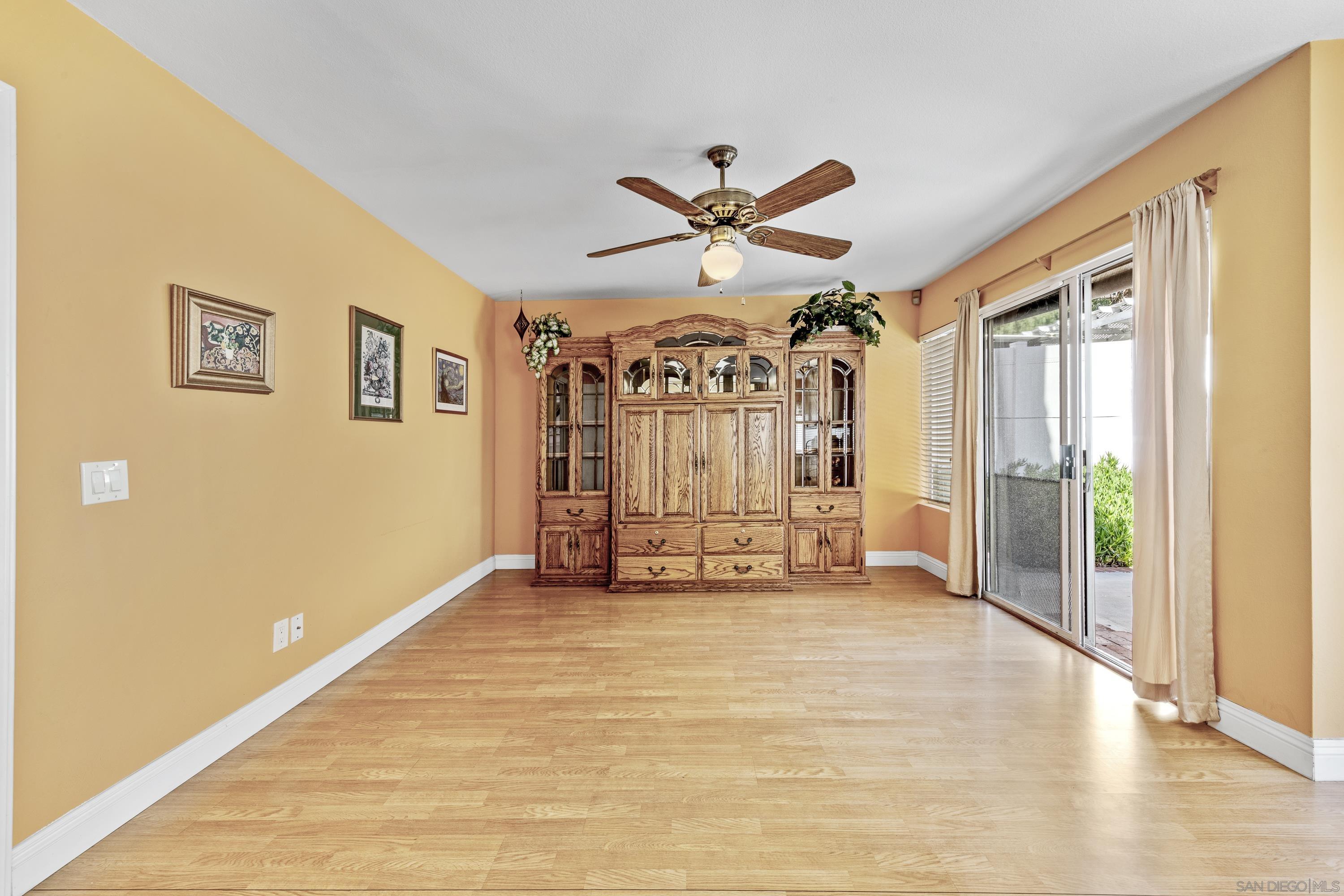 Detail Gallery Image 5 of 27 For 2100  Waterside Dr, Chula Vista,  CA 91913 - 3 Beds | 2/1 Baths