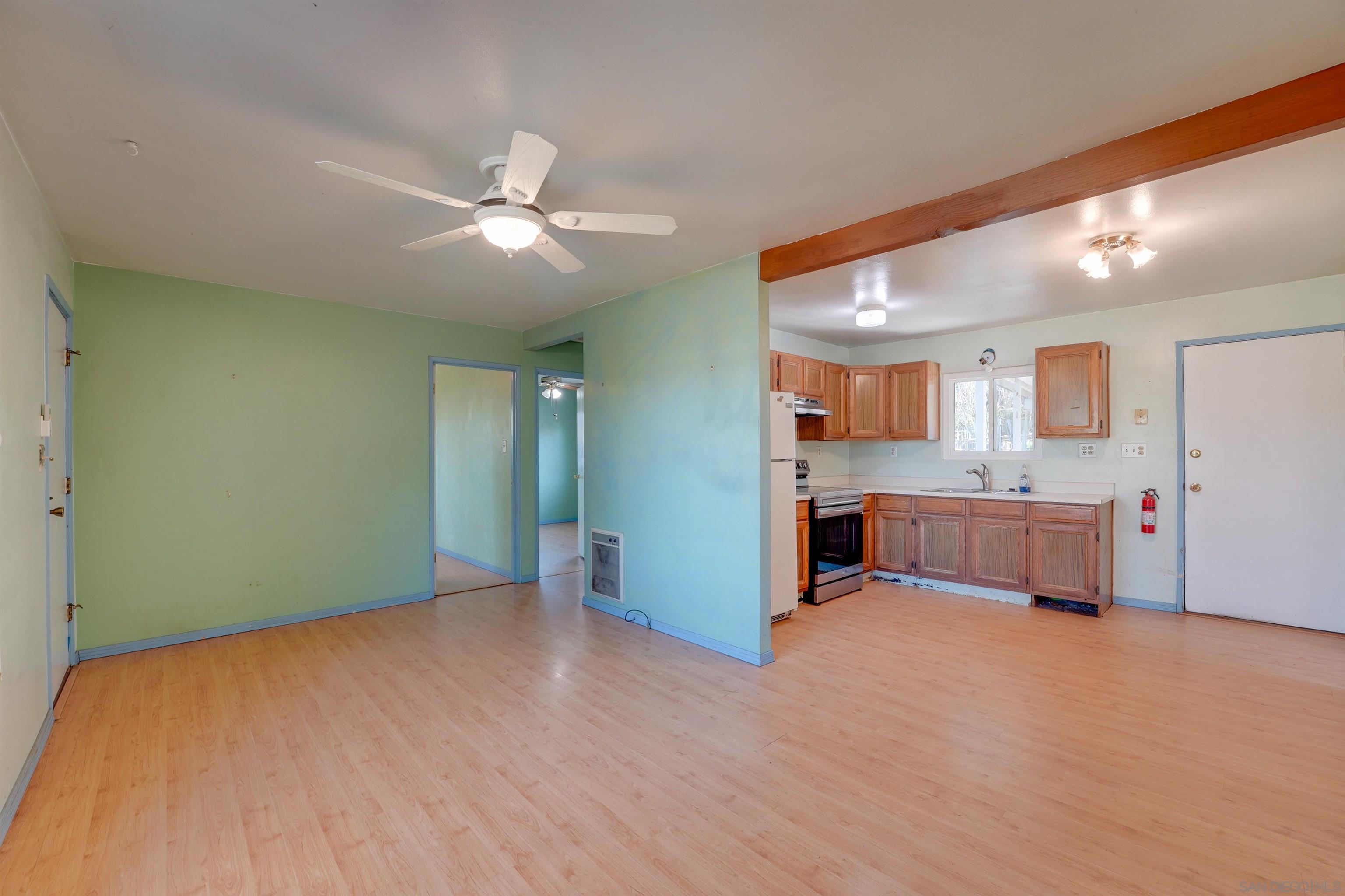 Detail Gallery Image 13 of 38 For 14153  Ezra Ln, Poway,  CA 92064 - 3 Beds | 1 Baths