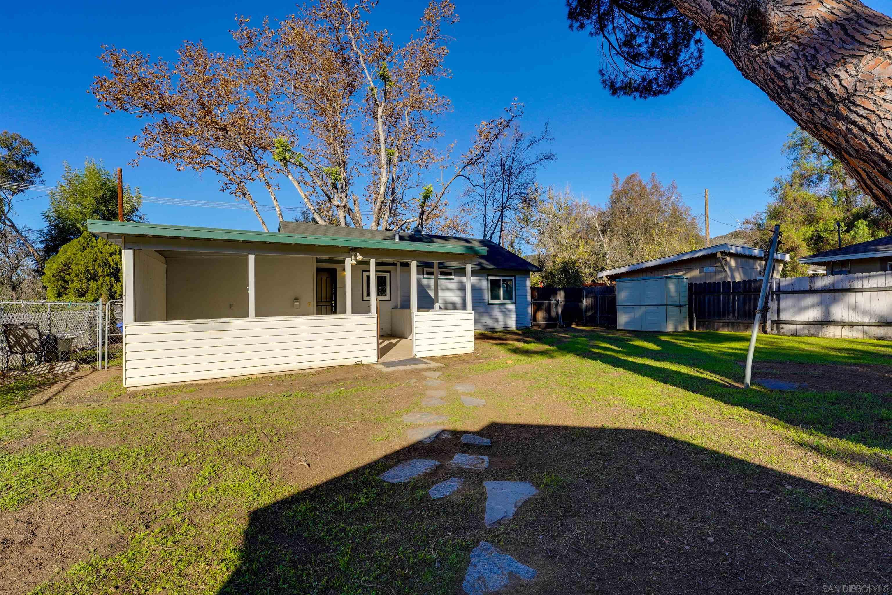 Detail Gallery Image 30 of 38 For 14153  Ezra Ln, Poway,  CA 92064 - 3 Beds | 1 Baths