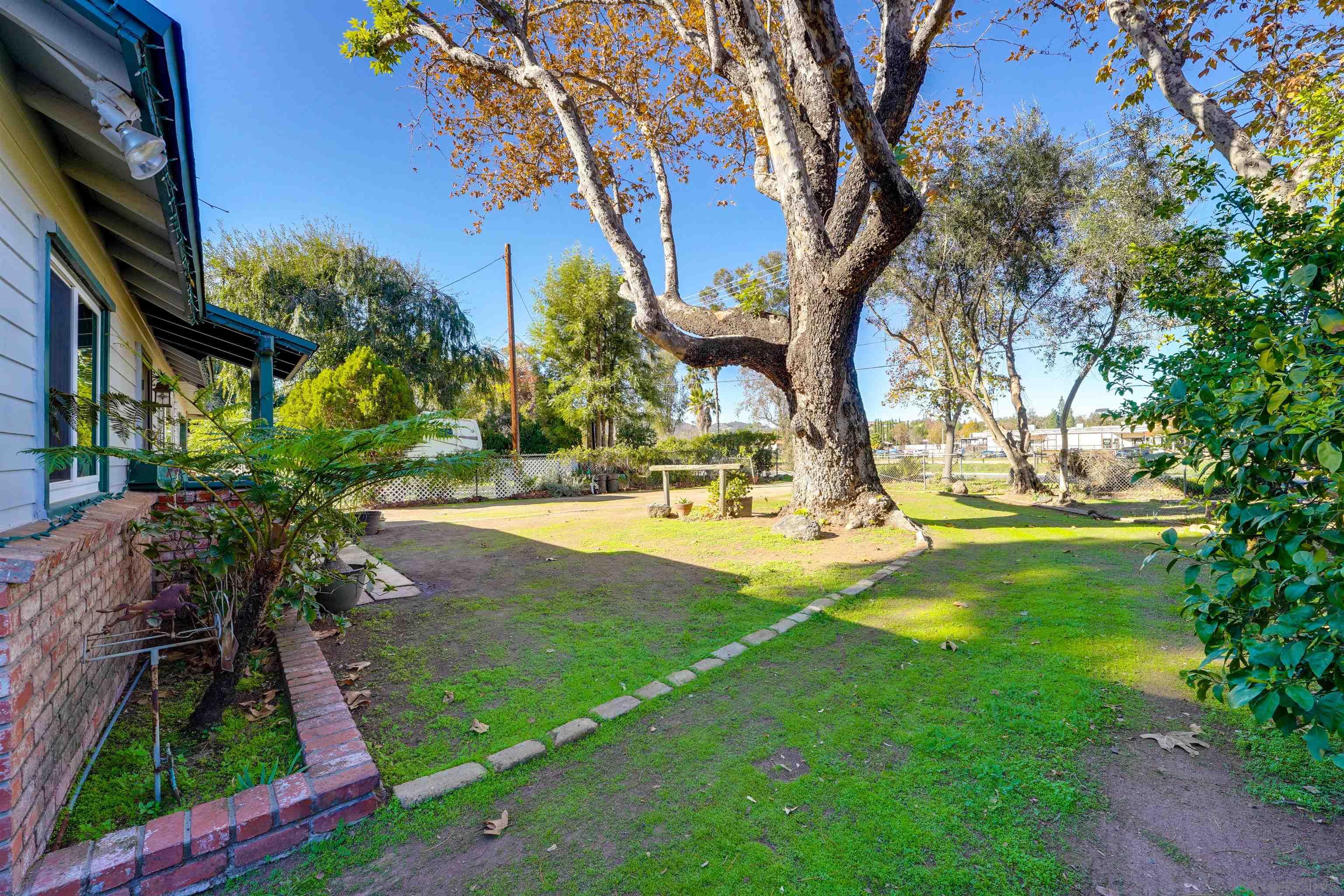 Detail Gallery Image 32 of 38 For 14153  Ezra Ln, Poway,  CA 92064 - 3 Beds | 1 Baths