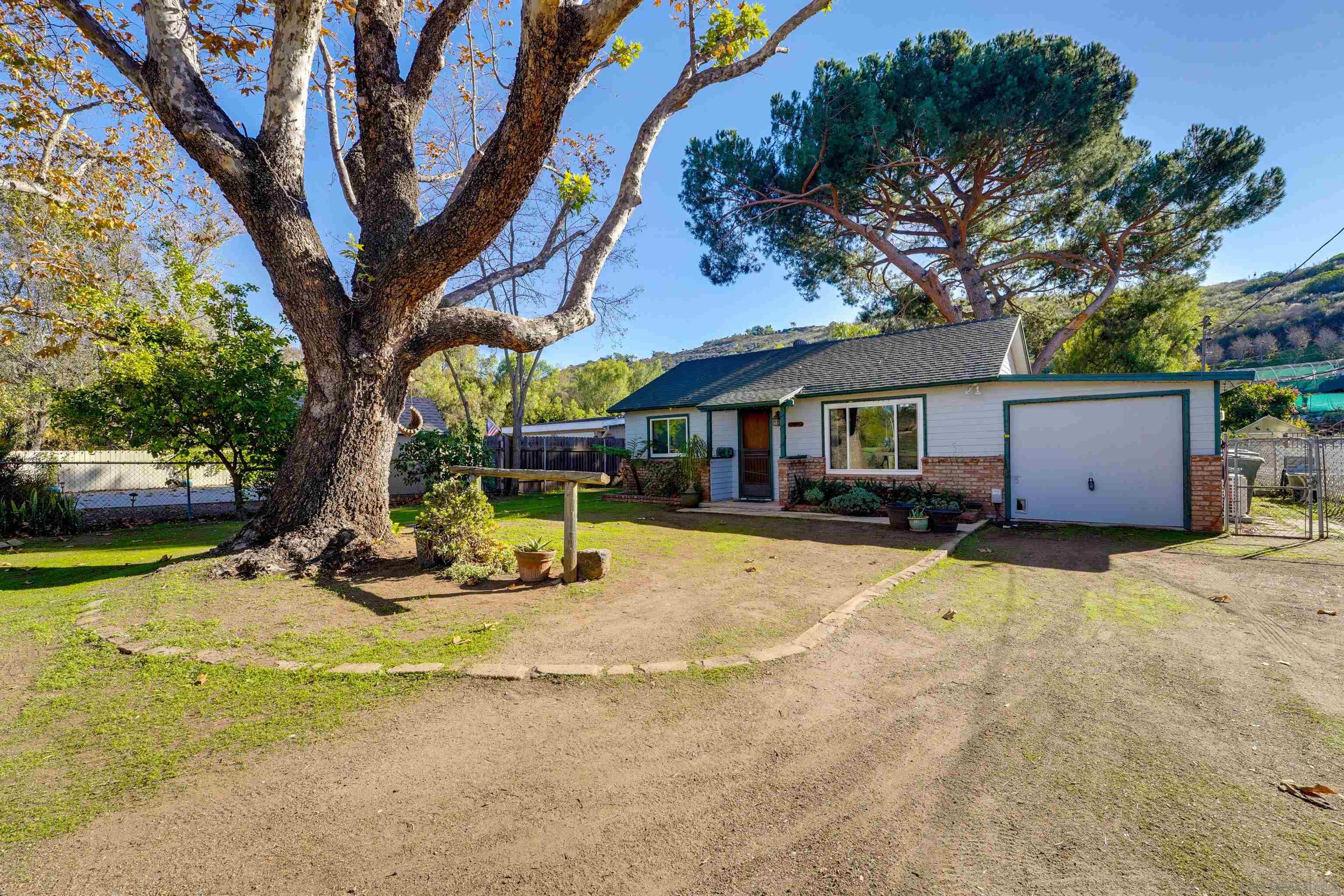 Detail Gallery Image 33 of 38 For 14153  Ezra Ln, Poway,  CA 92064 - 3 Beds | 1 Baths