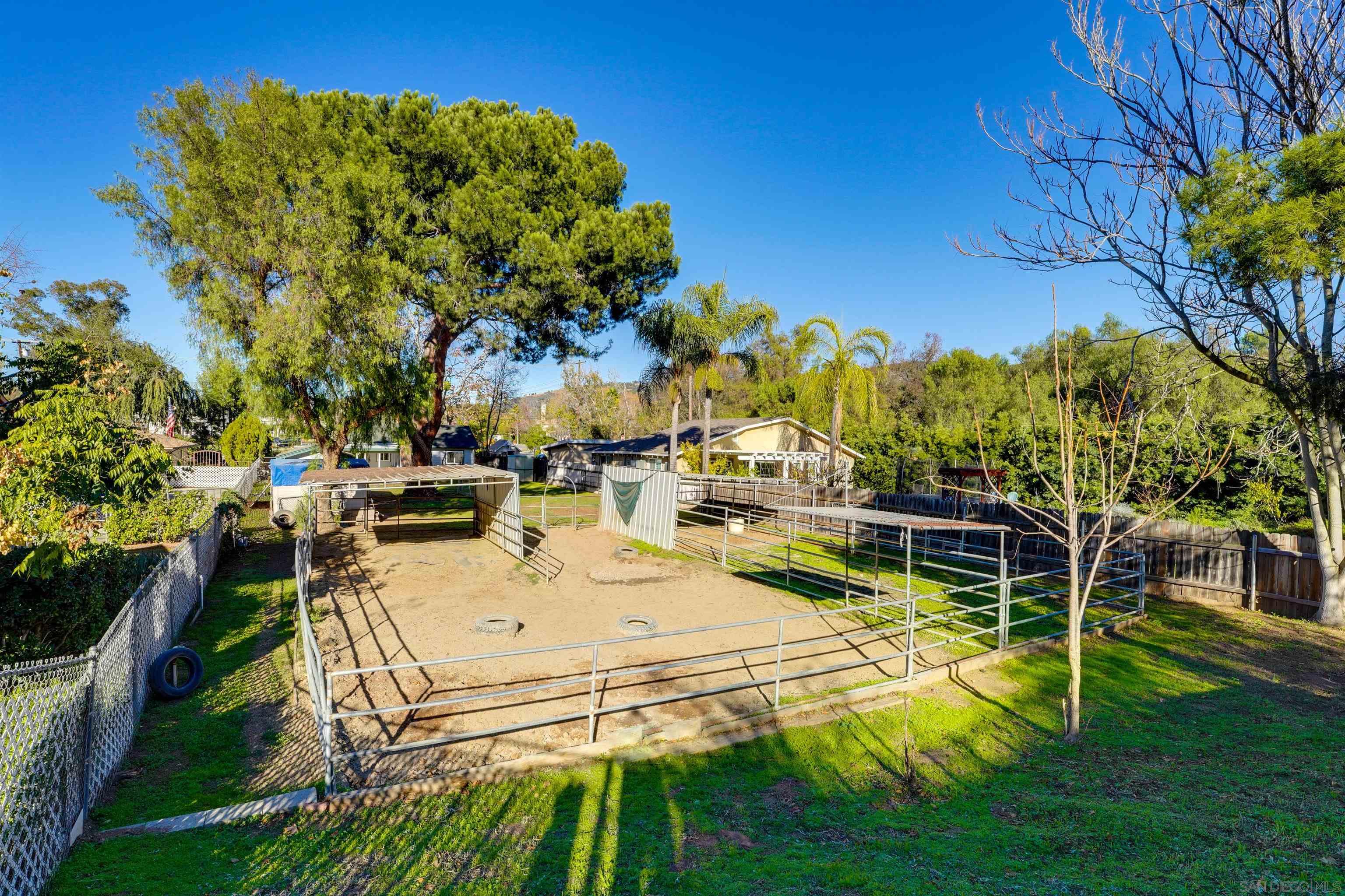 Detail Gallery Image 5 of 38 For 14153  Ezra Ln, Poway,  CA 92064 - 3 Beds | 1 Baths