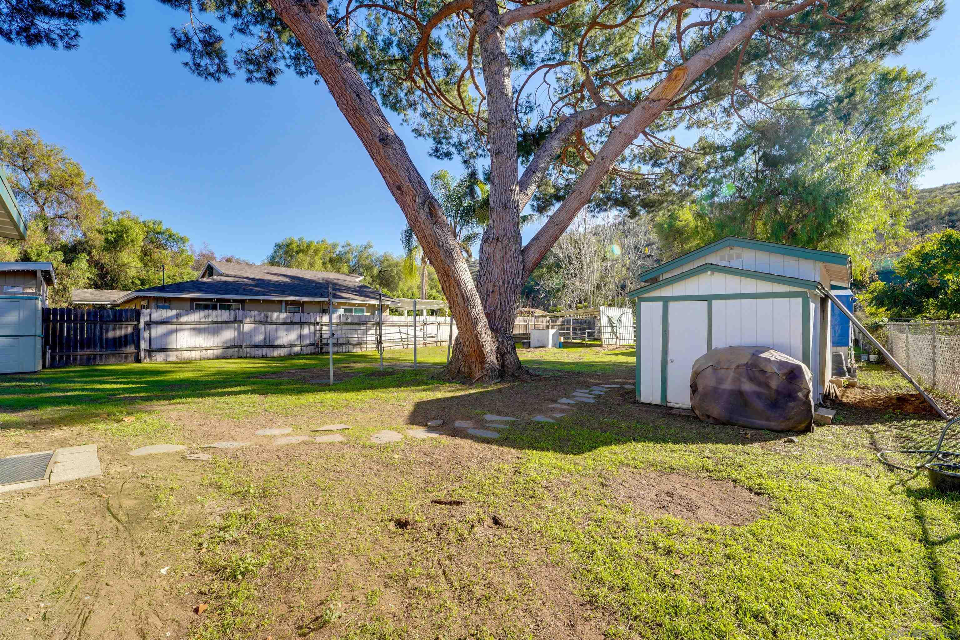 Detail Gallery Image 6 of 38 For 14153  Ezra Ln, Poway,  CA 92064 - 3 Beds | 1 Baths