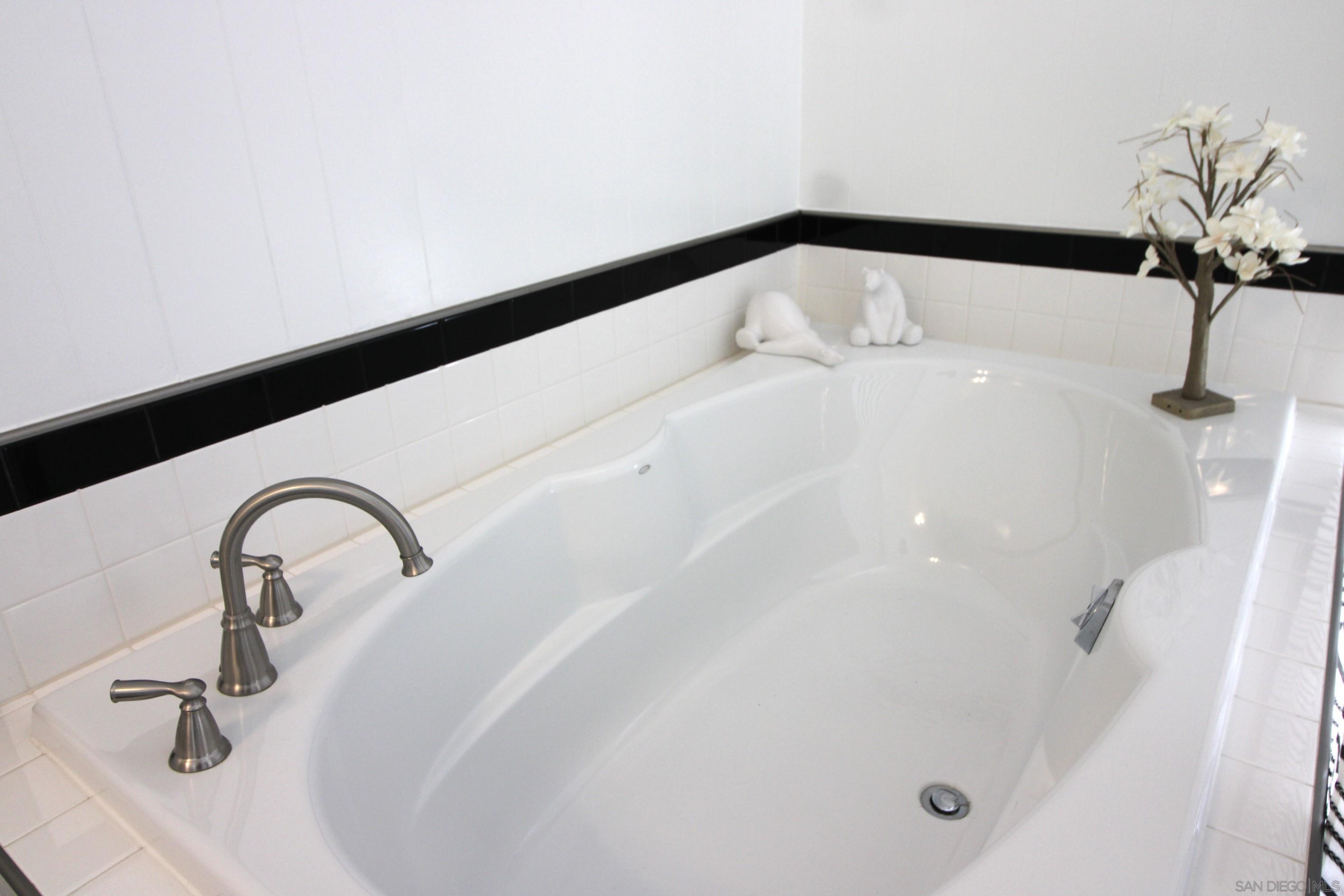 Detail Gallery Image 17 of 67 For 7004  San Bartolo, Carlsbad,  CA 92011 - 2 Beds | 2 Baths