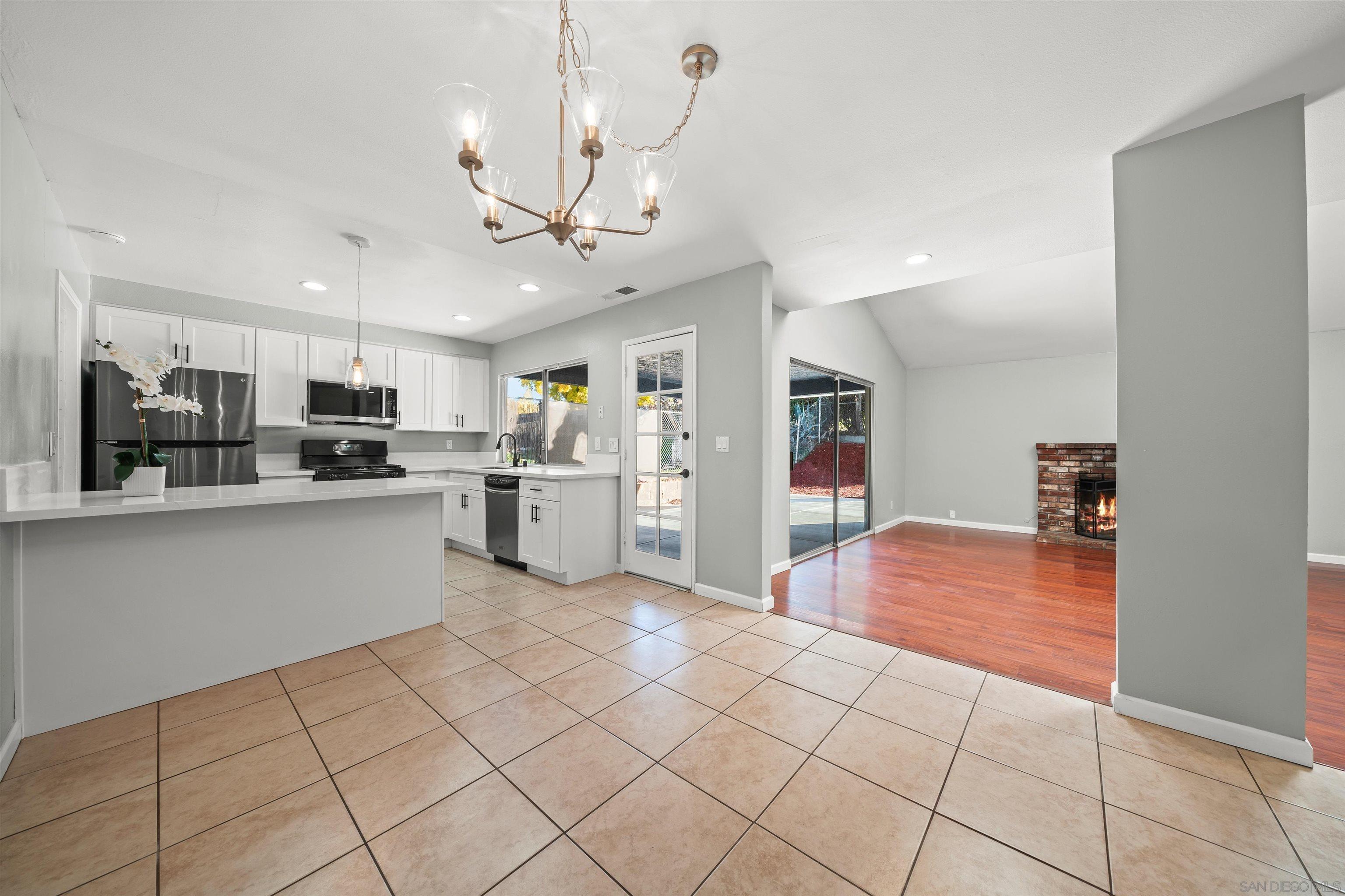 Detail Gallery Image 7 of 24 For 27485  Bancroft Way, Hemet,  CA 92544 - 4 Beds | 2 Baths