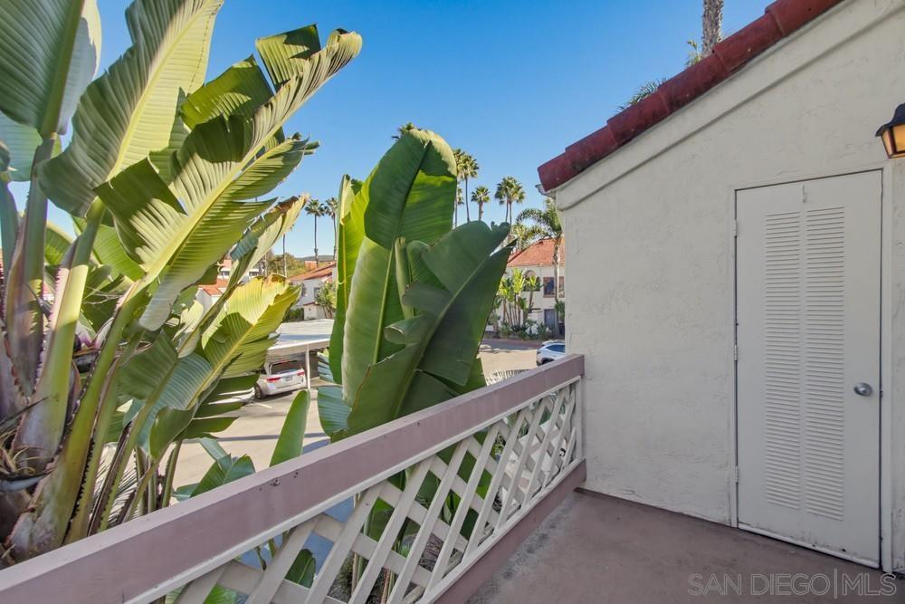 Detail Gallery Image 12 of 38 For 9458  Twin Trails Dr  #205,  San Diego,  CA 92129 - 2 Beds | 2 Baths