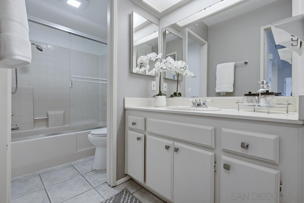 Detail Gallery Image 23 of 38 For 9458  Twin Trails Dr  #205,  San Diego,  CA 92129 - 2 Beds | 2 Baths