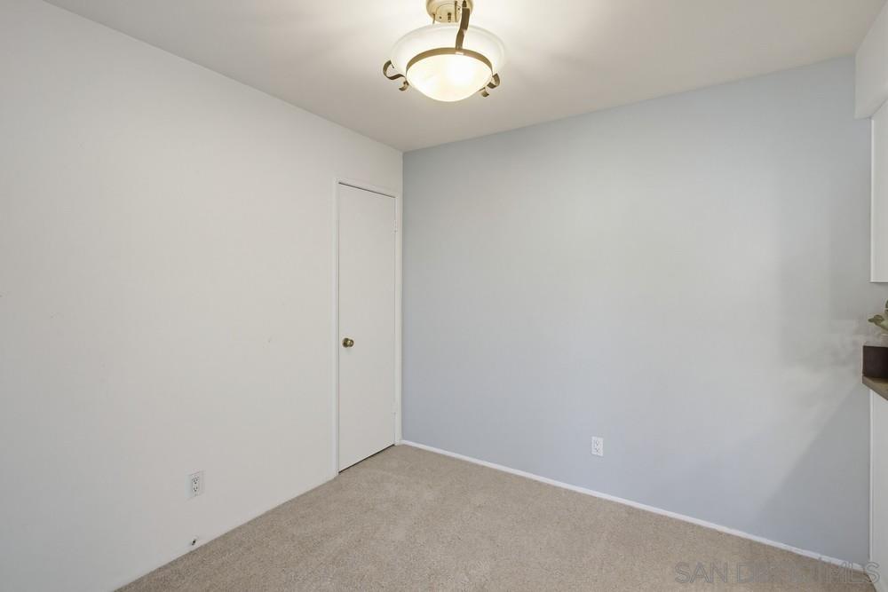 Detail Gallery Image 10 of 38 For 9458  Twin Trails Dr  #205,  San Diego,  CA 92129 - 2 Beds | 2 Baths