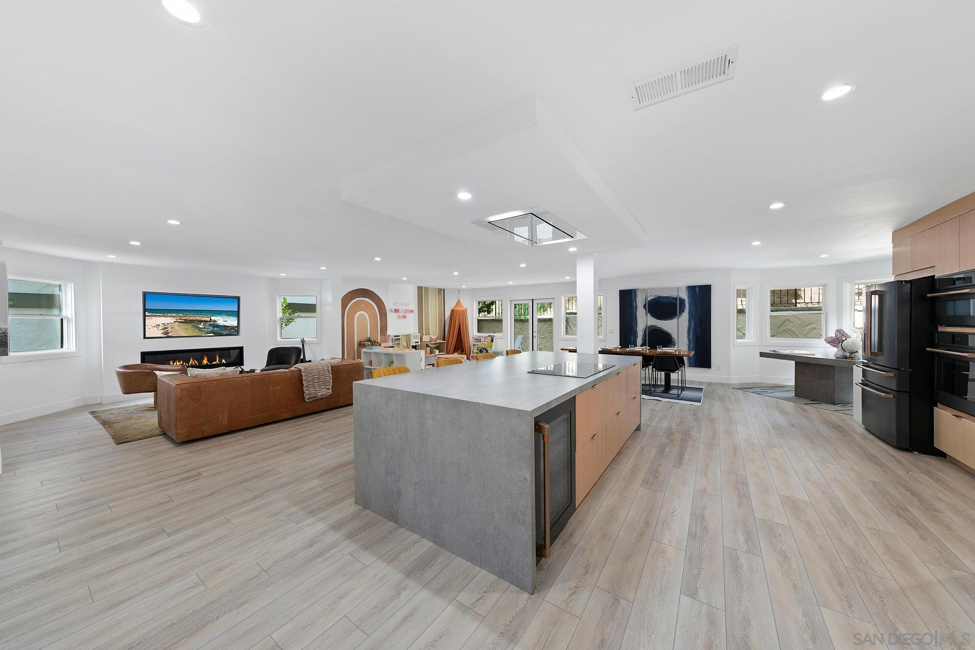 Detail Gallery Image 14 of 51 For 7359  Alicante Rd, Carlsbad,  CA 92009 - 4 Beds | 2/2 Baths