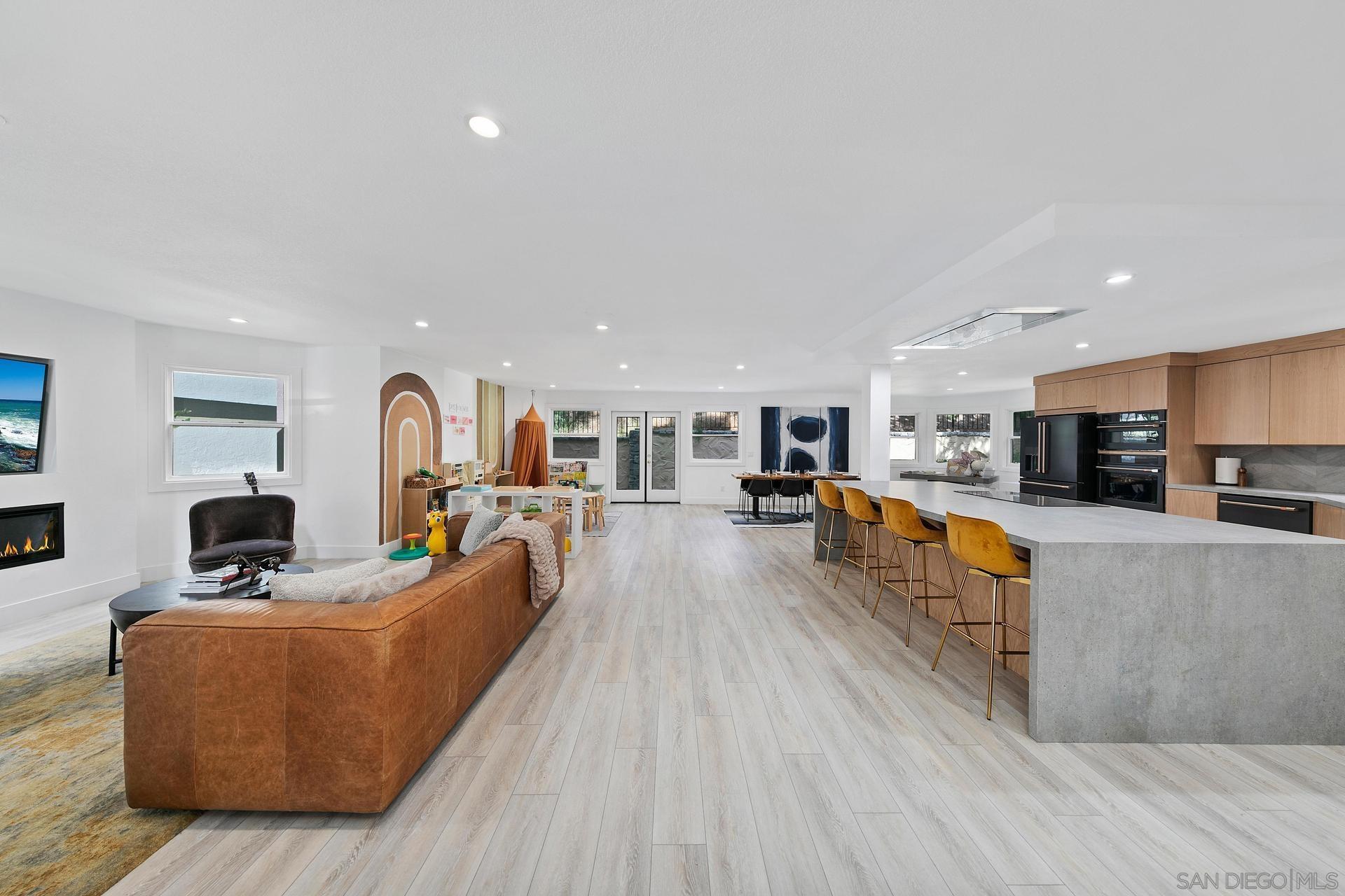 Detail Gallery Image 3 of 51 For 7359  Alicante Rd, Carlsbad,  CA 92009 - 4 Beds | 2/2 Baths