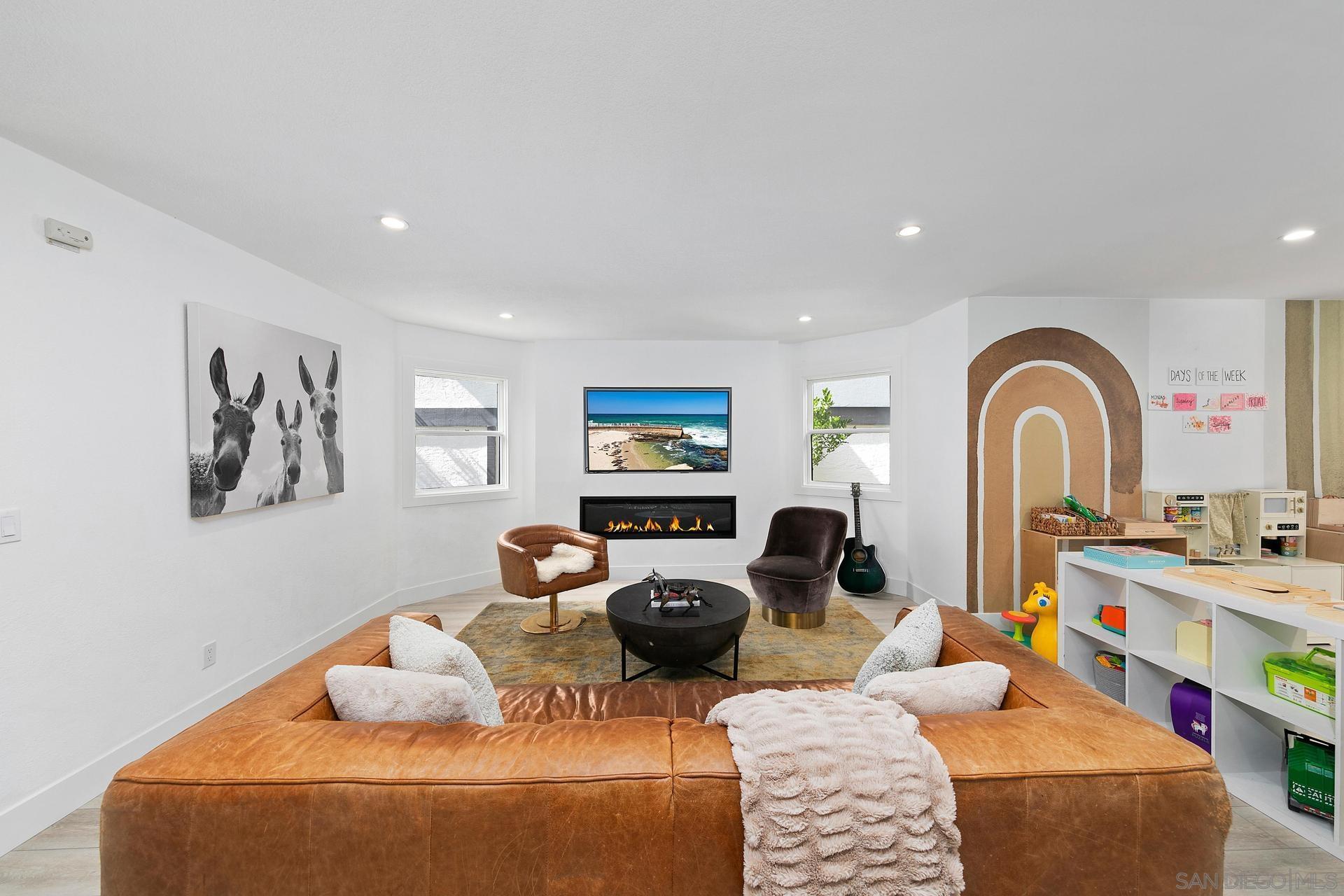 Detail Gallery Image 4 of 51 For 7359  Alicante Rd, Carlsbad,  CA 92009 - 4 Beds | 2/2 Baths