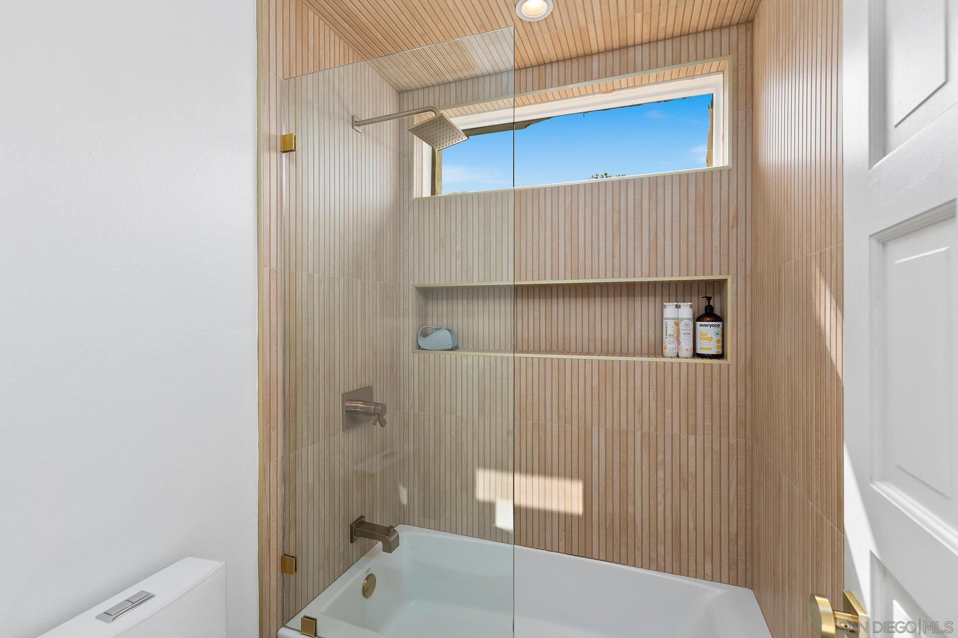 Detail Gallery Image 32 of 51 For 7359  Alicante Rd, Carlsbad,  CA 92009 - 4 Beds | 2/2 Baths