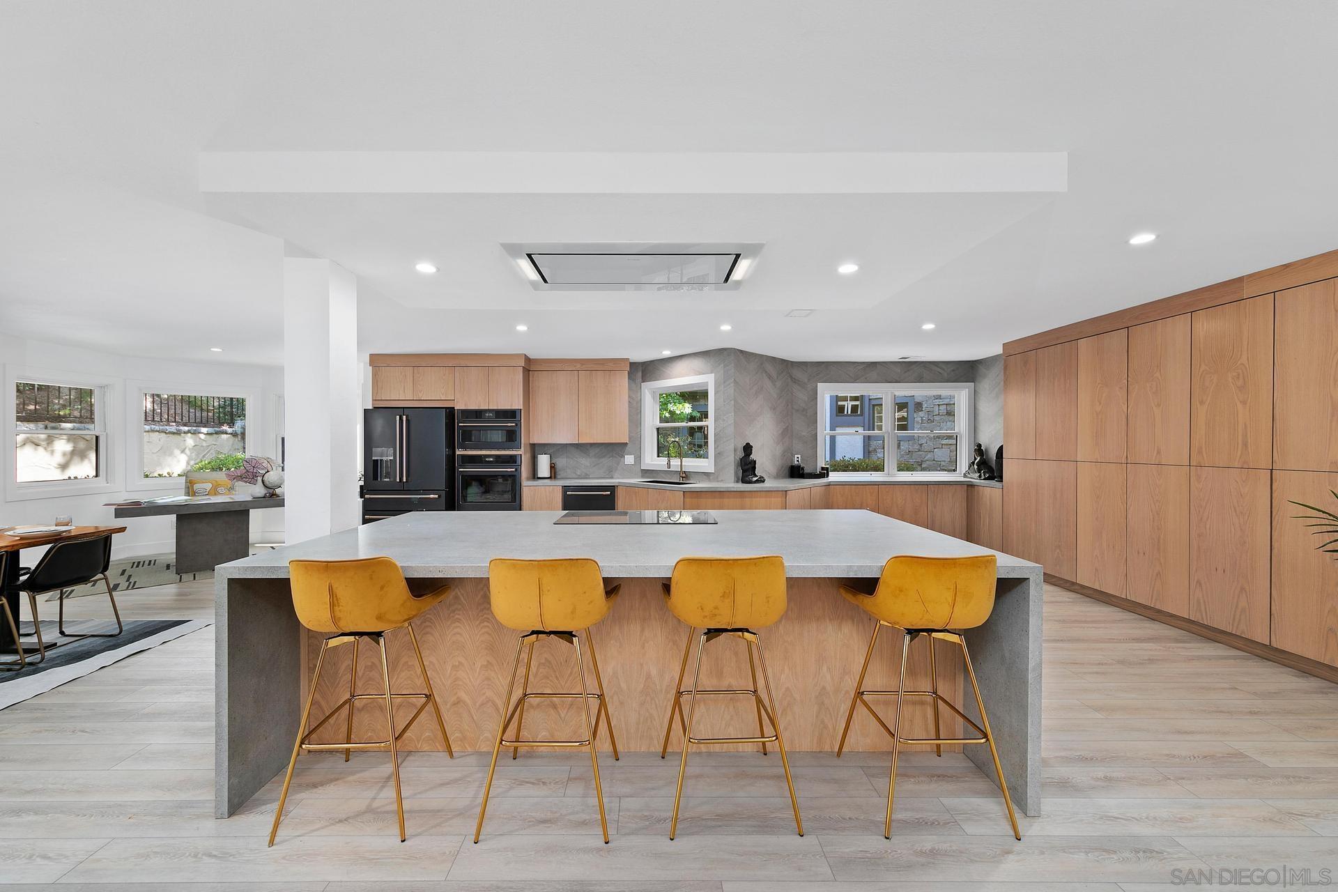 Detail Gallery Image 9 of 51 For 7359  Alicante Rd, Carlsbad,  CA 92009 - 4 Beds | 2/2 Baths