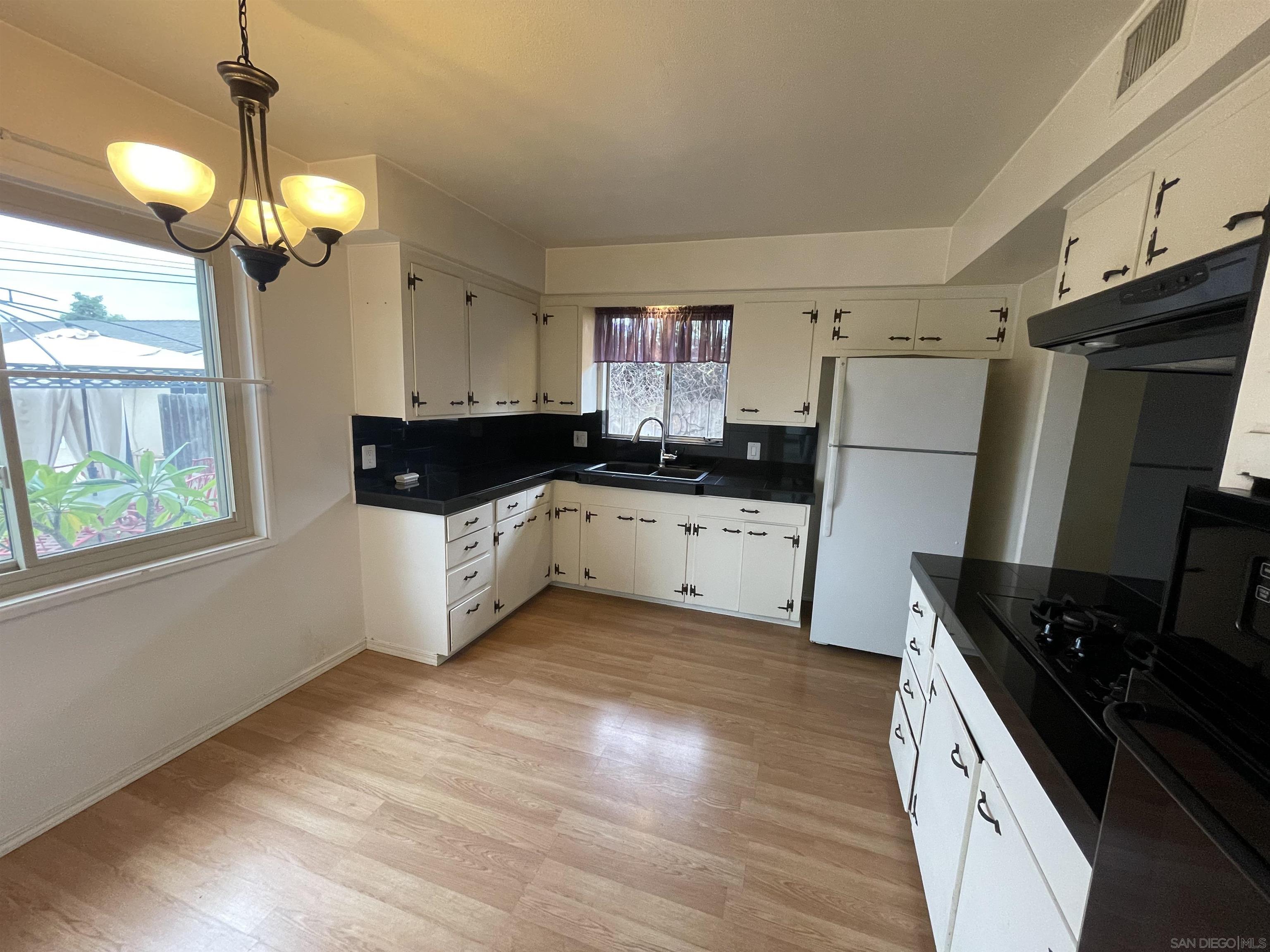 Detail Gallery Image 6 of 21 For 8148  Longdale Dr, Lemon Grove,  CA 91945 - 2 Beds | 1 Baths