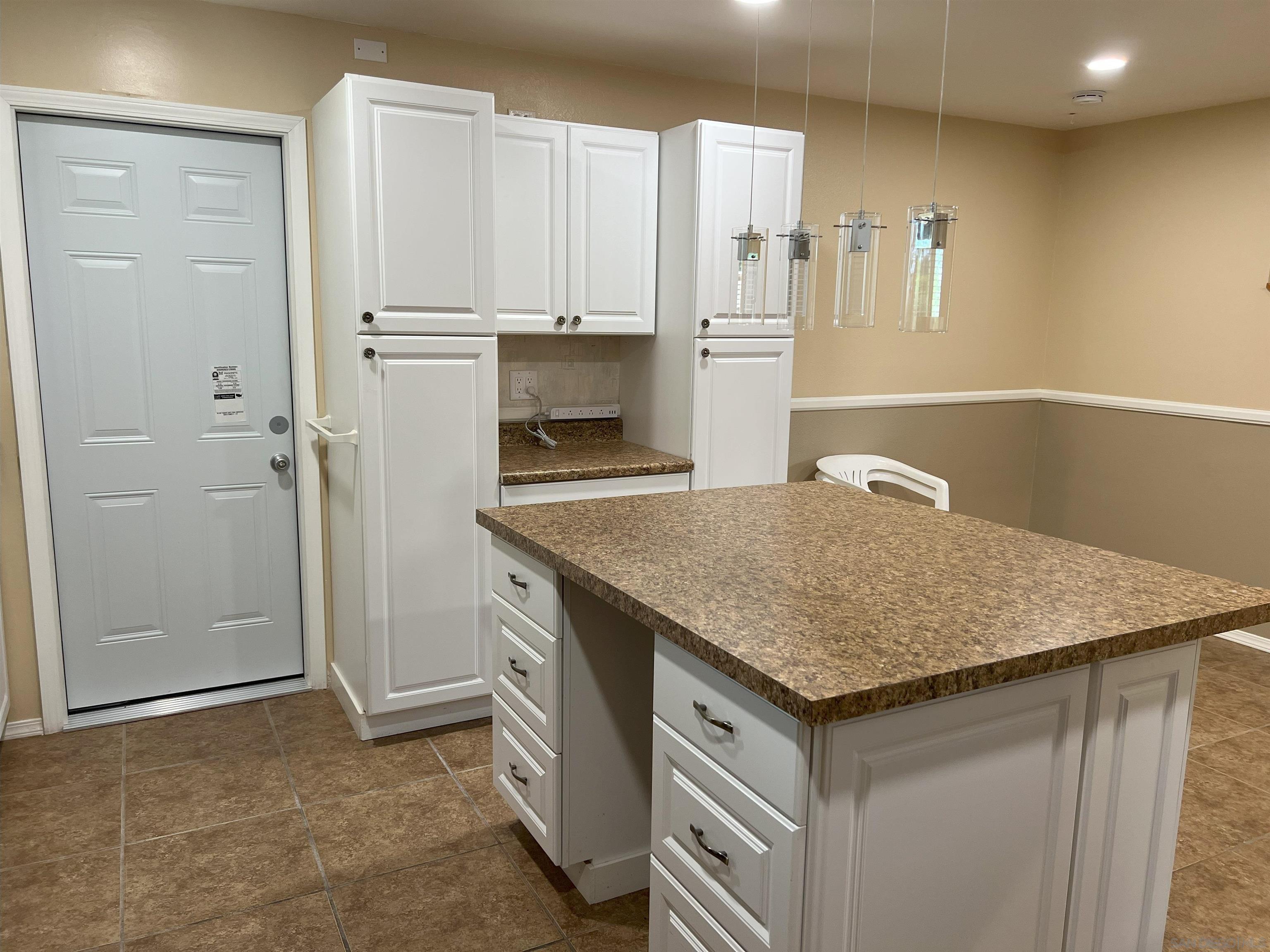 Detail Gallery Image 7 of 55 For 4054  Mount Barnard Ave, San Diego,  CA 92111 - 5 Beds | 3 Baths