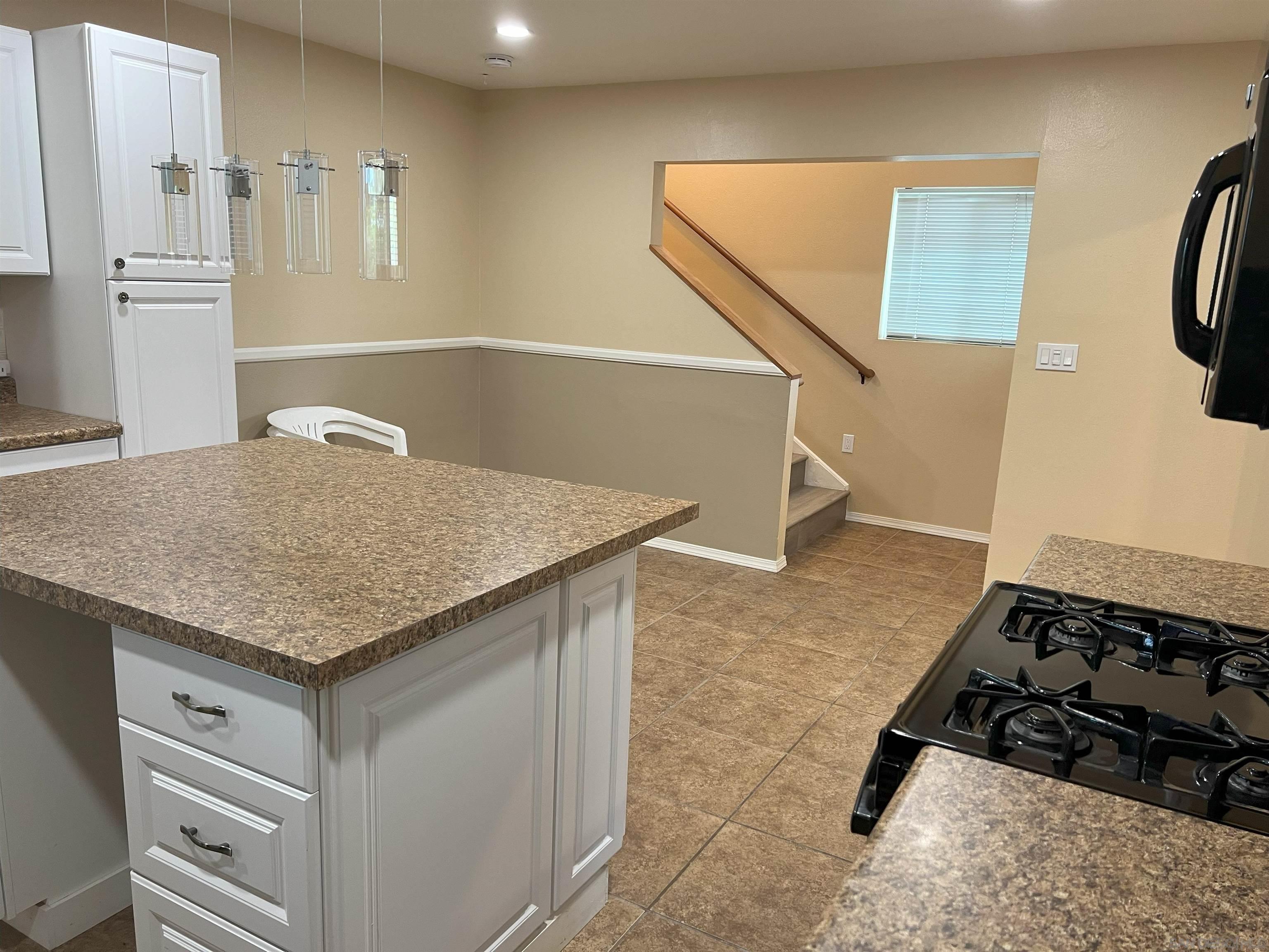 Detail Gallery Image 8 of 55 For 4054  Mount Barnard Ave, San Diego,  CA 92111 - 5 Beds | 3 Baths