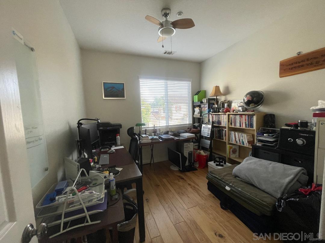 Detail Gallery Image 13 of 20 For 6587   Guava Way, San Diego,  CA 92130 - 3 Beds | 2/1 Baths