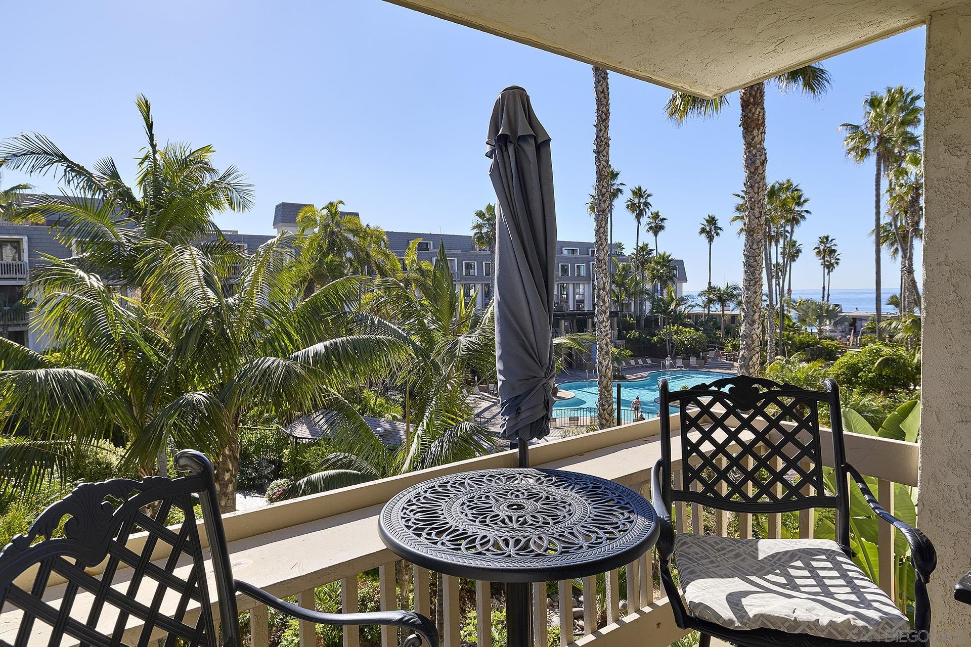 Detail Gallery Image 3 of 36 For 999 N Pacific St  #F204,  Oceanside,  CA 92054 - 1 Beds | 1 Baths