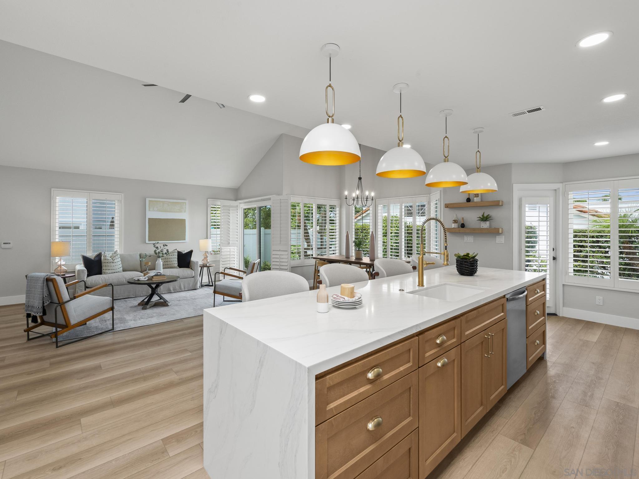 Detail Gallery Image 3 of 73 For 4994  Alicante Way, Oceanside,  CA 92056 - 2 Beds | 2 Baths