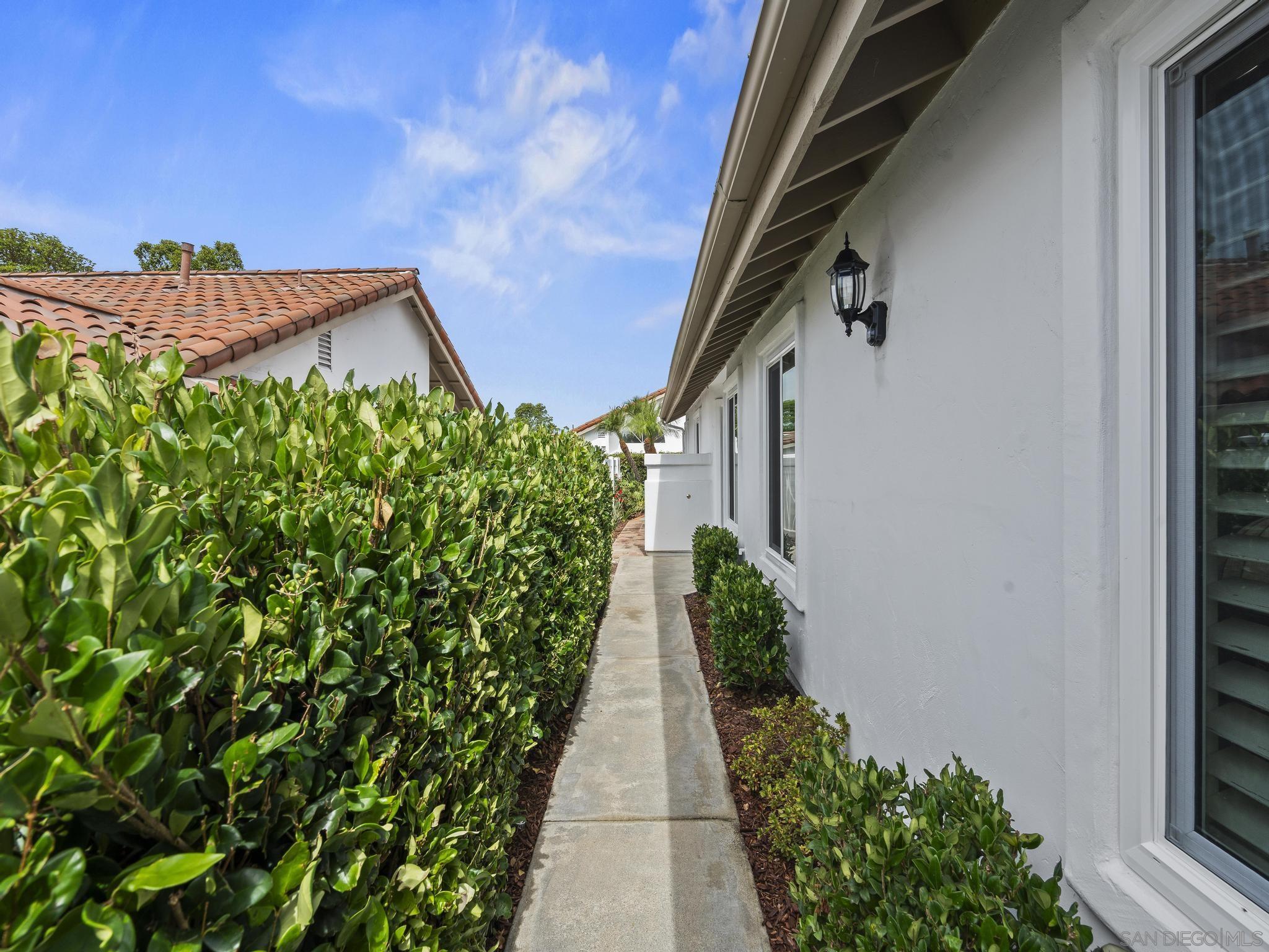 Detail Gallery Image 39 of 73 For 4994  Alicante Way, Oceanside,  CA 92056 - 2 Beds | 2 Baths