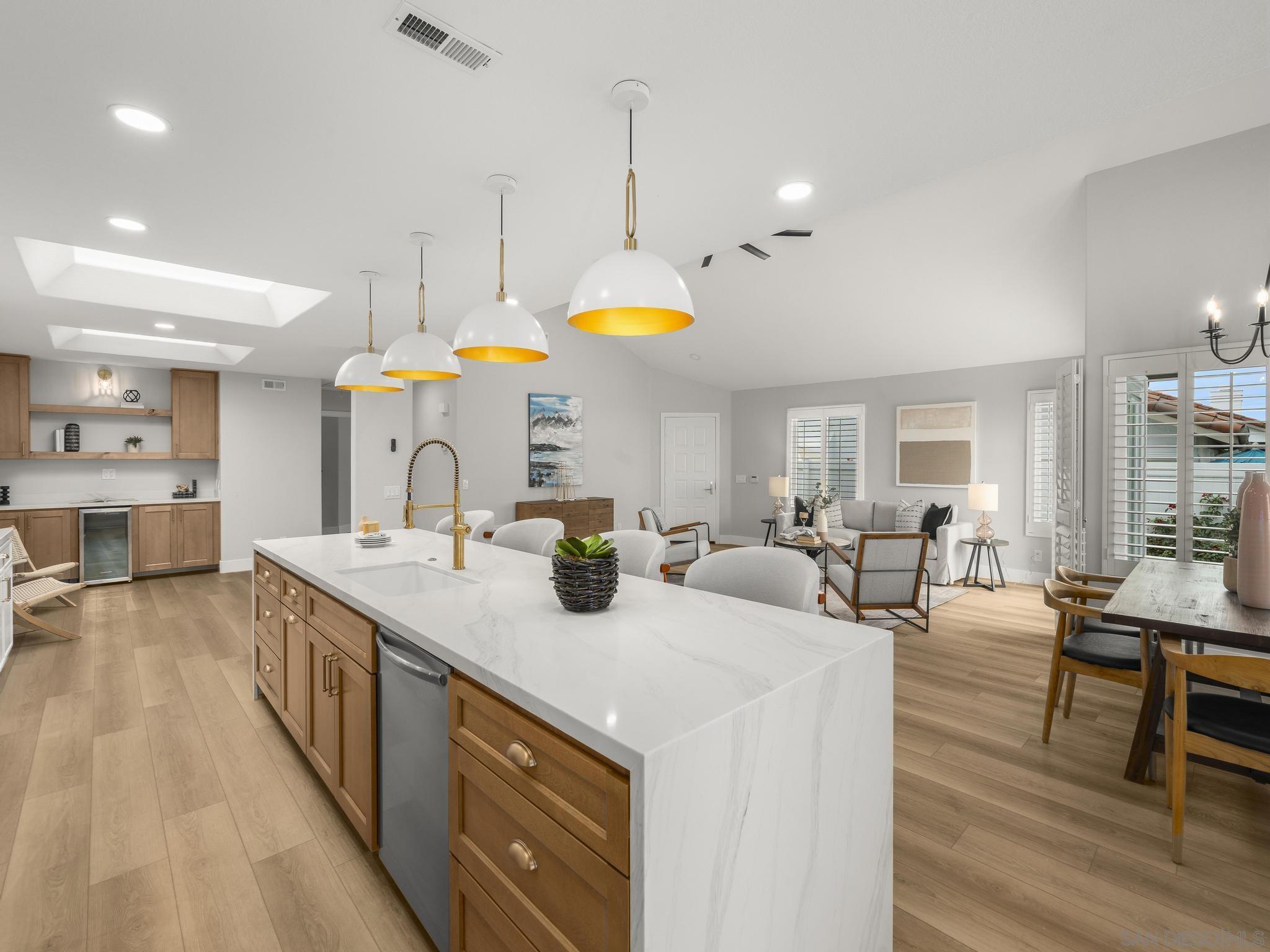 Detail Gallery Image 6 of 73 For 4994  Alicante Way, Oceanside,  CA 92056 - 2 Beds | 2 Baths