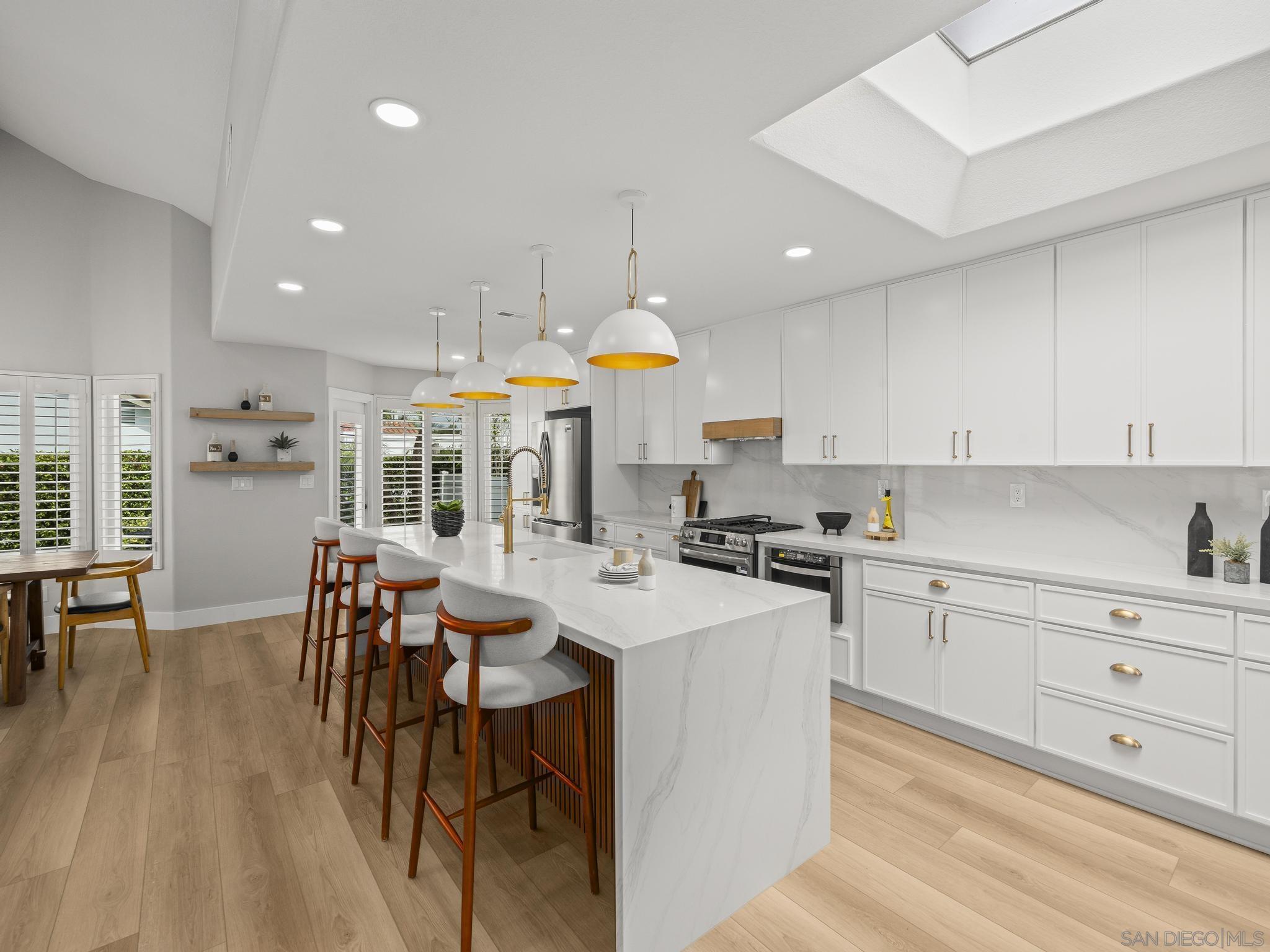 Detail Gallery Image 8 of 73 For 4994  Alicante Way, Oceanside,  CA 92056 - 2 Beds | 2 Baths