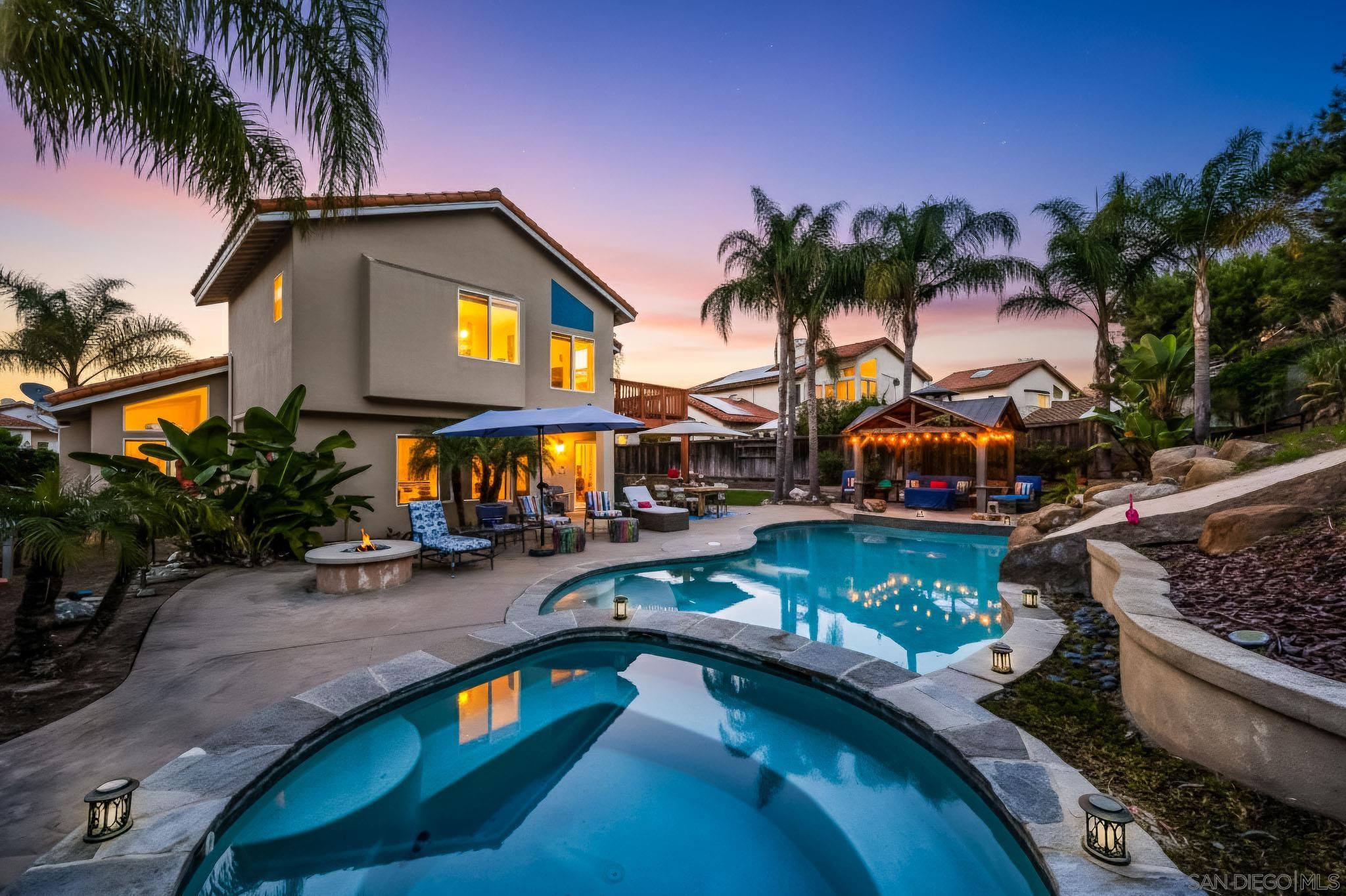 Detail Gallery Image 2 of 44 For 10237  Paseo De Linda, San Diego,  CA 92127 - 6 Beds | 4/1 Baths