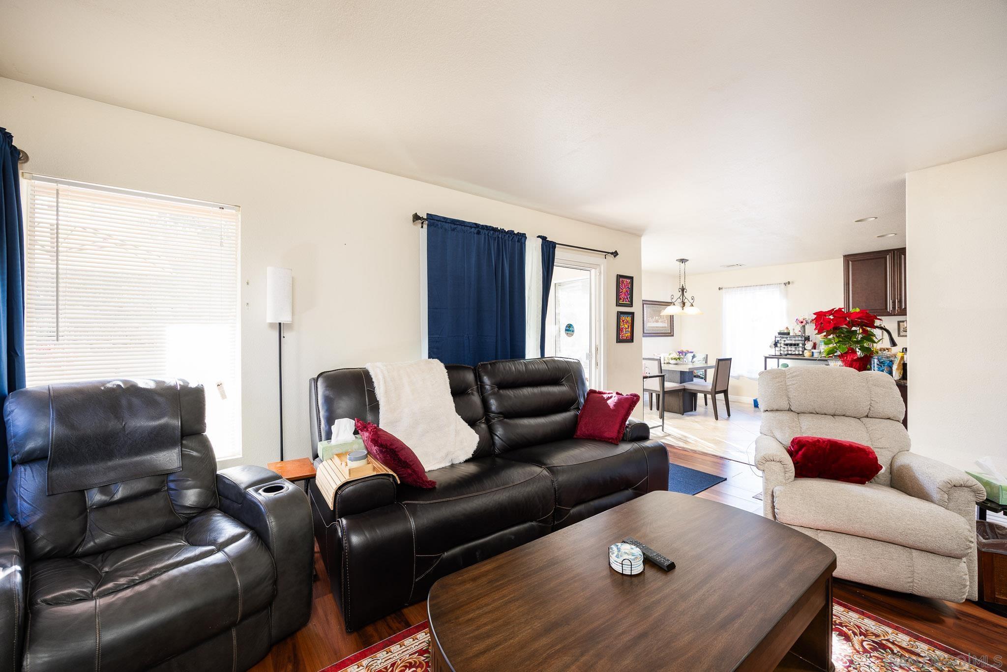 Detail Gallery Image 13 of 44 For 10237  Paseo De Linda, San Diego,  CA 92127 - 6 Beds | 4/1 Baths