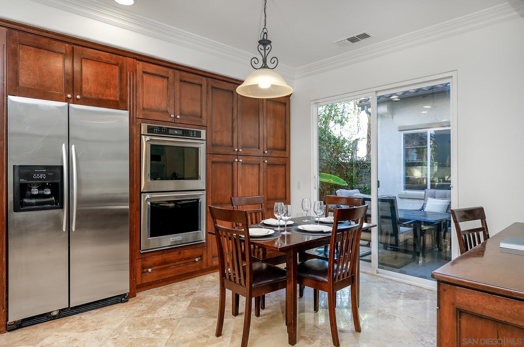 Detail Gallery Image 13 of 41 For 10237  Paseo De Linda, San Diego,  CA 92127 - 6 Beds | 4/1 Baths