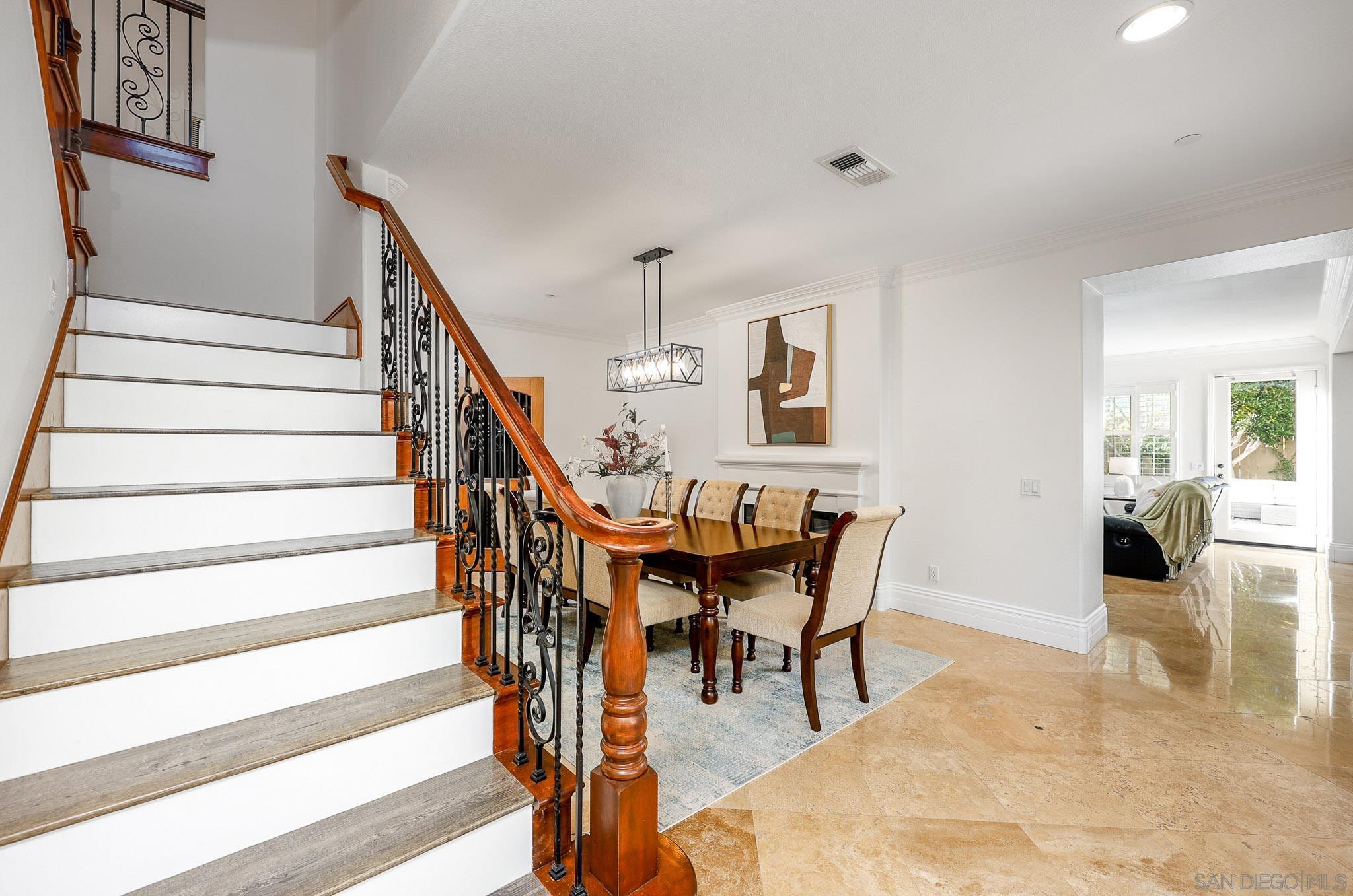 Detail Gallery Image 14 of 41 For 10237  Paseo De Linda, San Diego,  CA 92127 - 6 Beds | 4/1 Baths