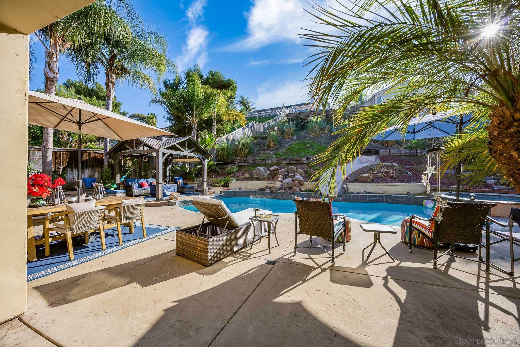 Detail Gallery Image 15 of 44 For 10237  Paseo De Linda, San Diego,  CA 92127 - 6 Beds | 4/1 Baths