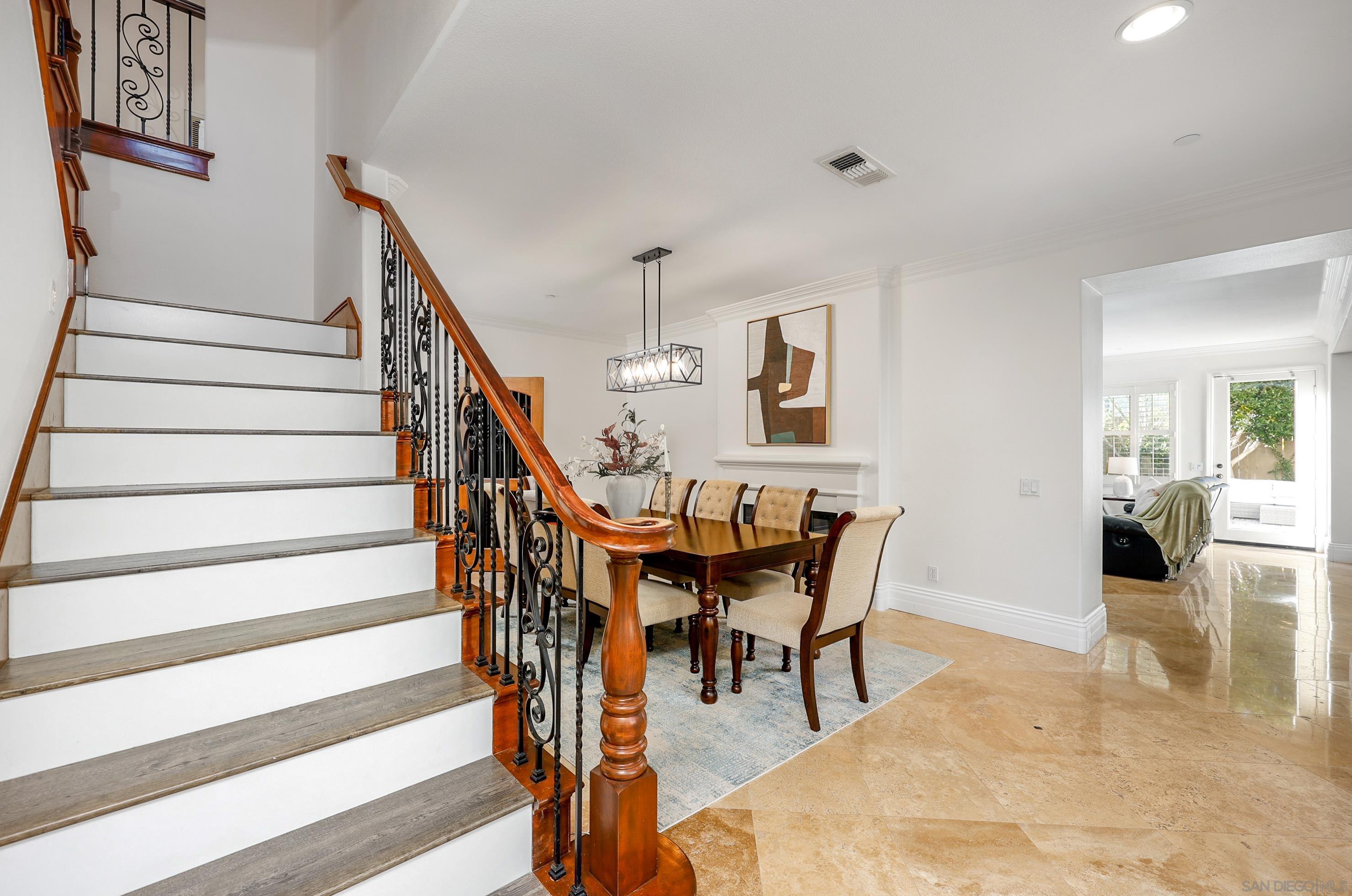 Detail Gallery Image 15 of 47 For 10237  Paseo De Linda, San Diego,  CA 92127 - 6 Beds | 4/1 Baths