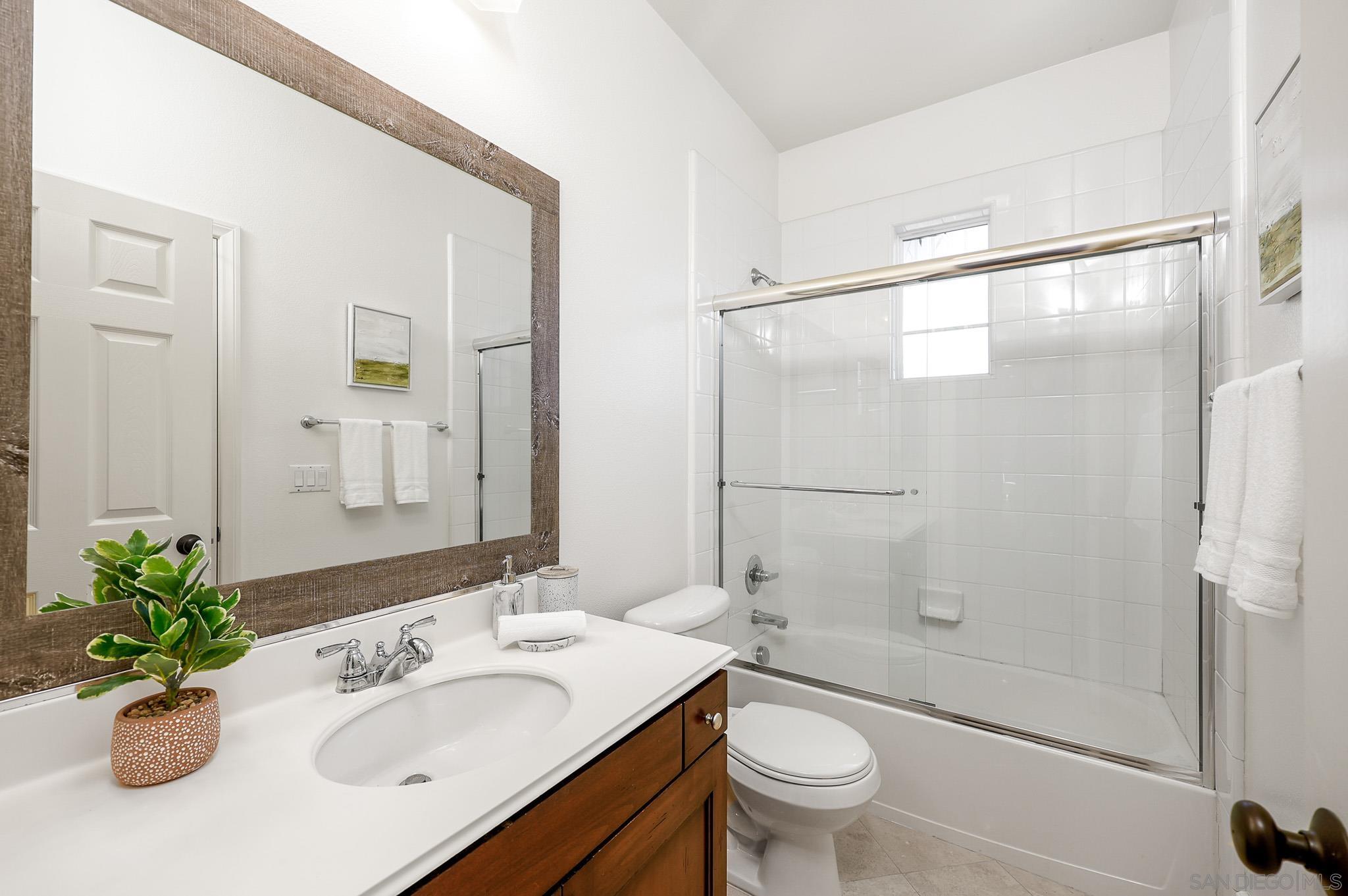 Detail Gallery Image 27 of 47 For 10237  Paseo De Linda, San Diego,  CA 92127 - 6 Beds | 4/1 Baths