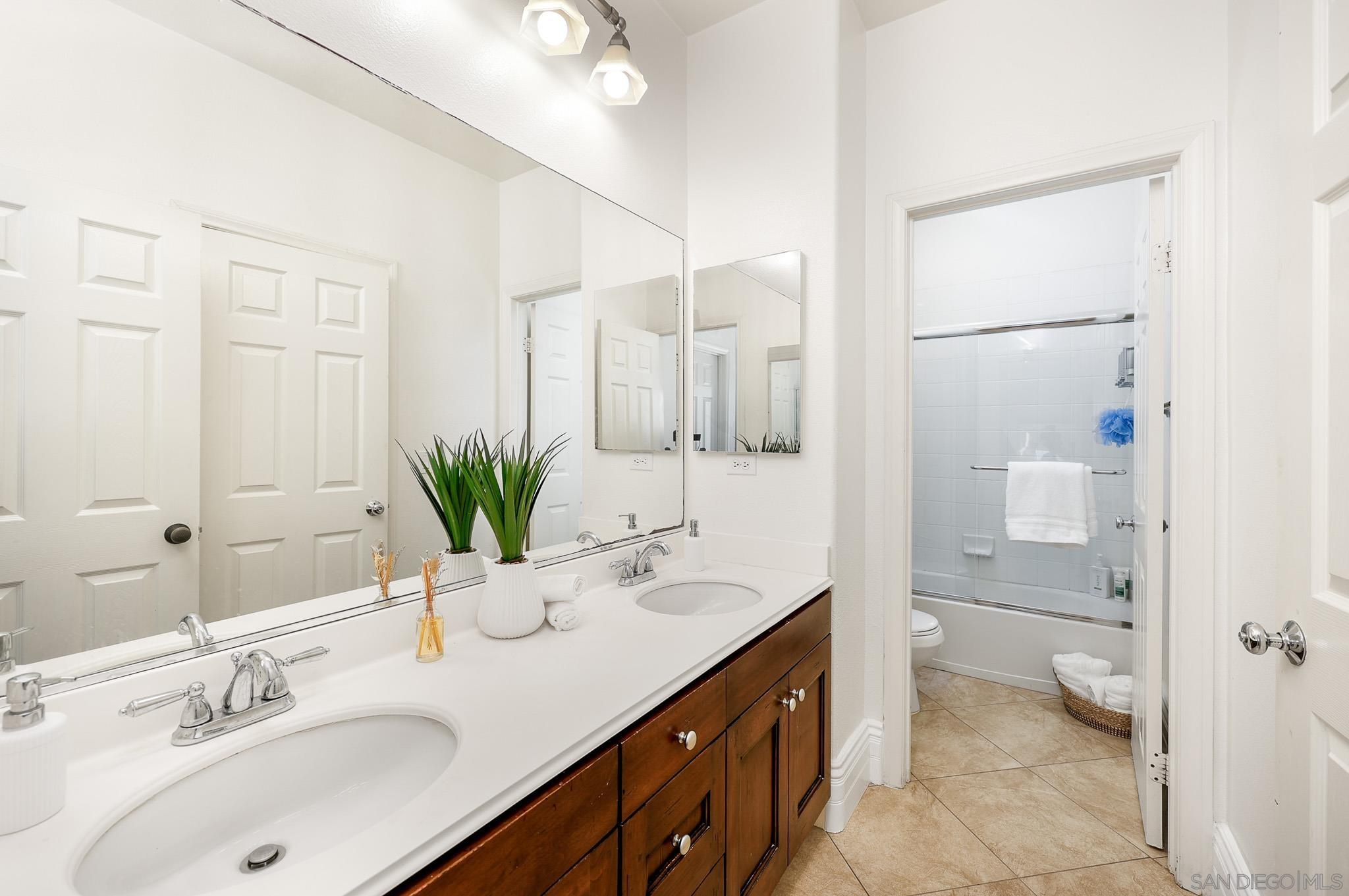 Detail Gallery Image 30 of 47 For 10237  Paseo De Linda, San Diego,  CA 92127 - 6 Beds | 4/1 Baths