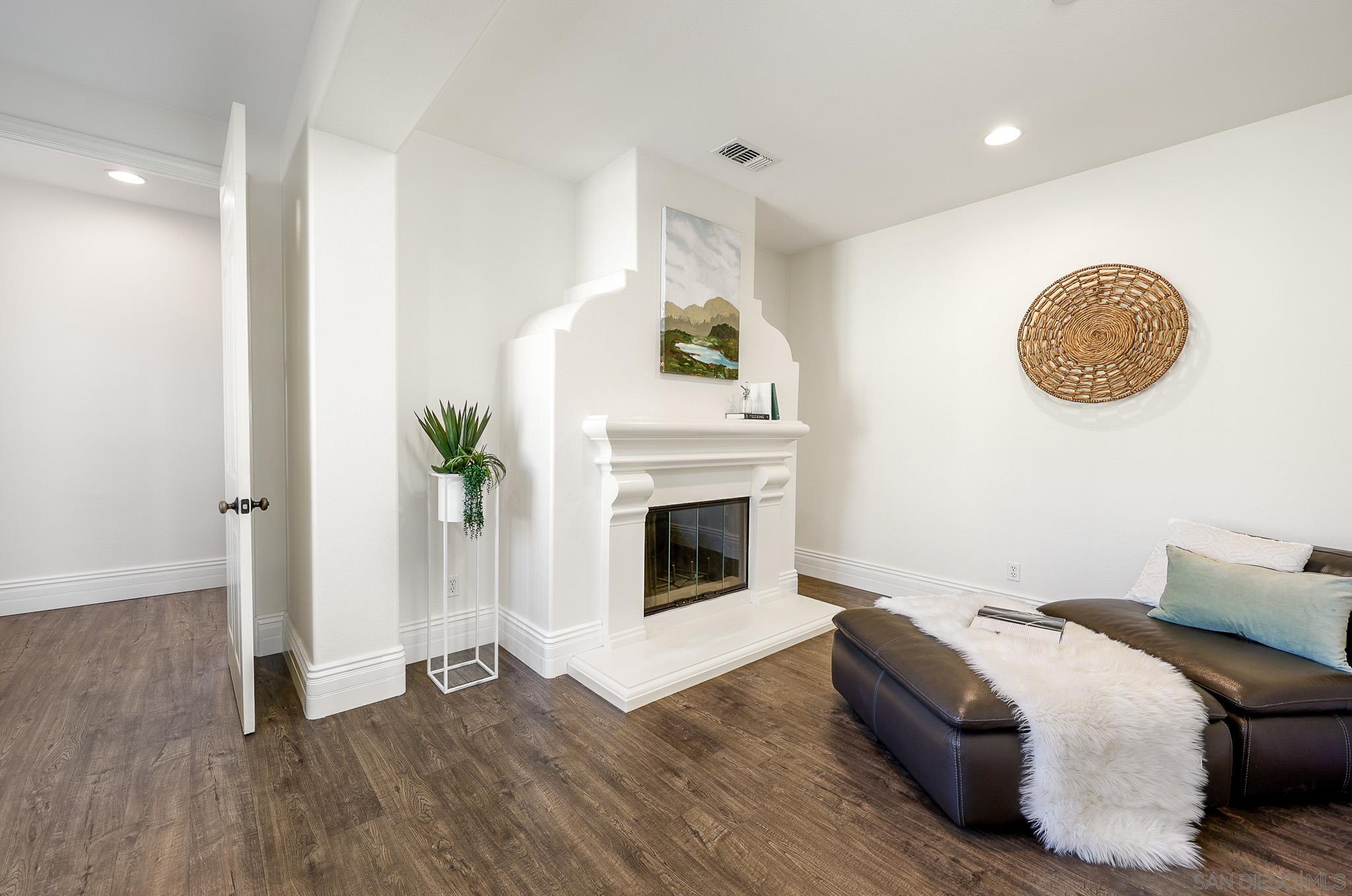 Detail Gallery Image 33 of 47 For 10237  Paseo De Linda, San Diego,  CA 92127 - 6 Beds | 4/1 Baths